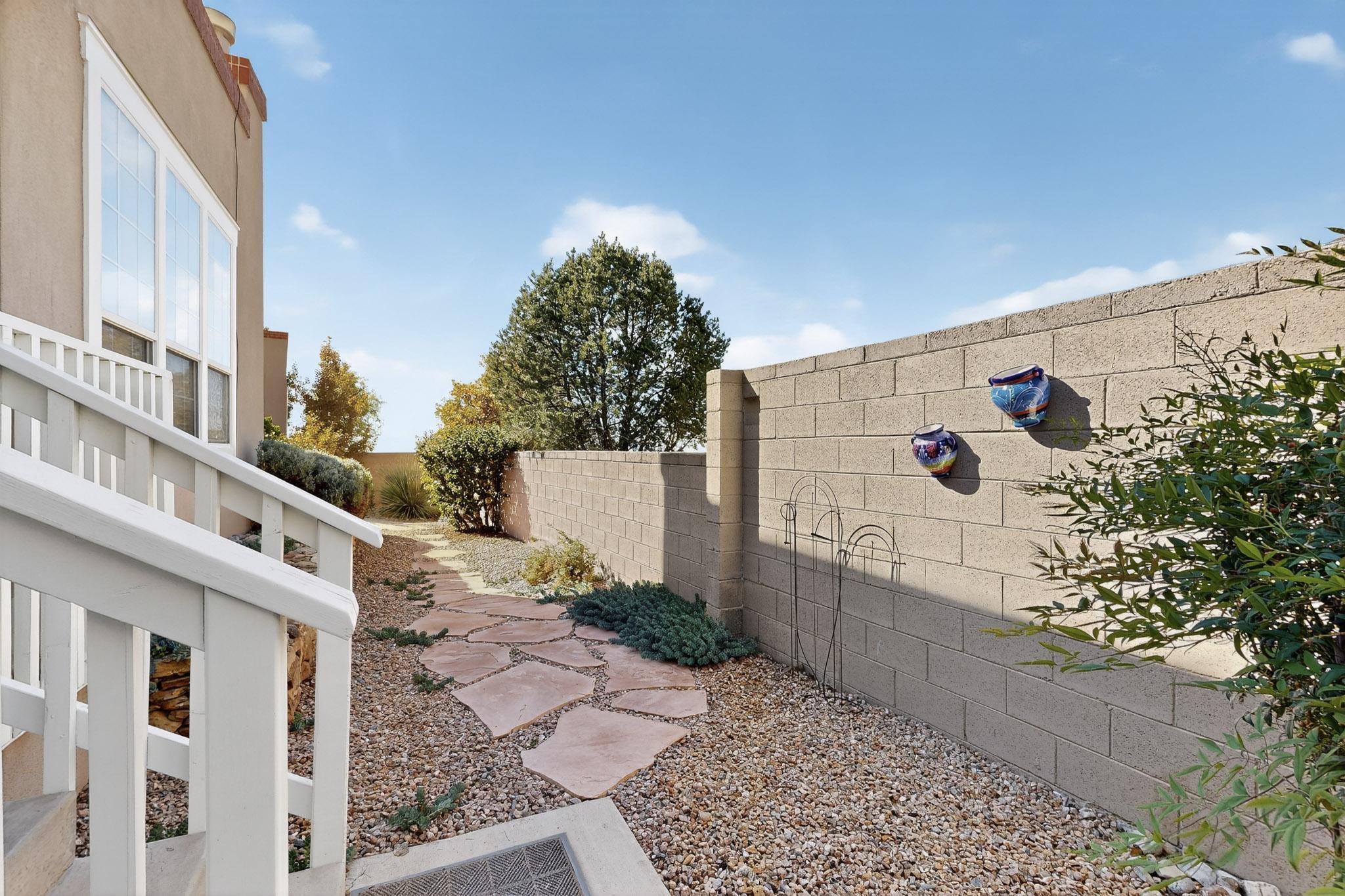 5723 Bosque Vista Drive NE