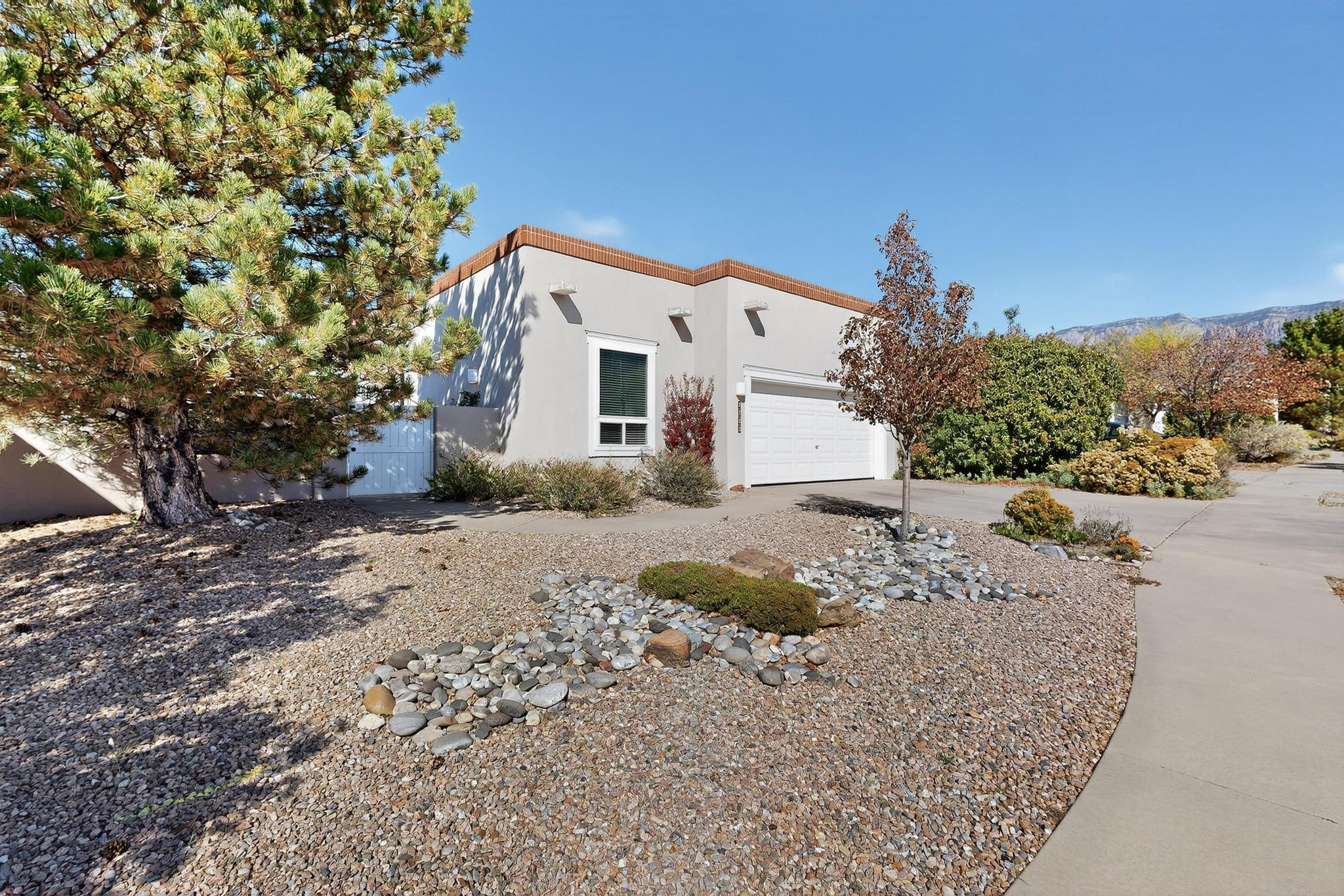 5723 Bosque Vista Drive NE