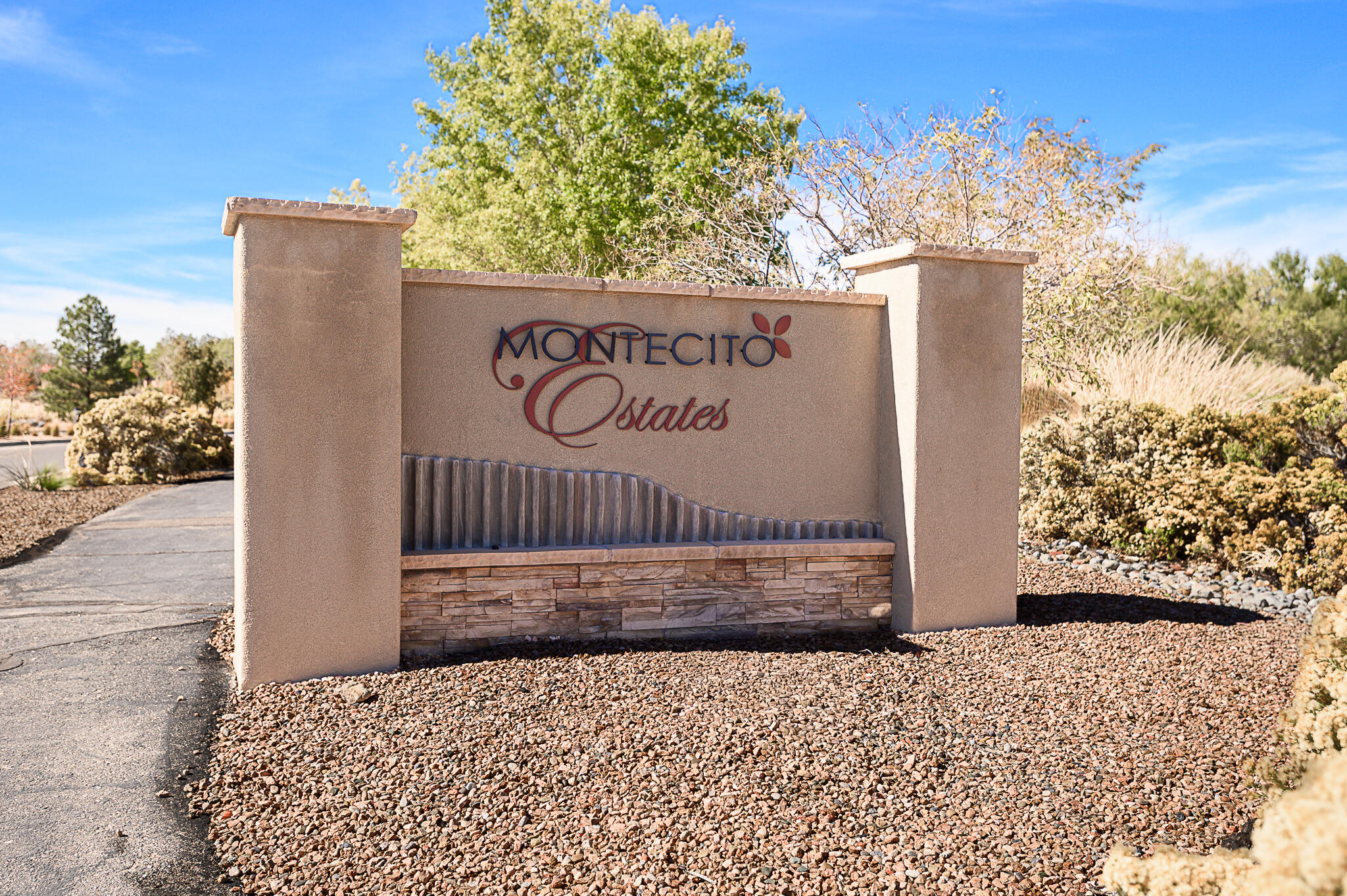 8619 Groundsel Road NW