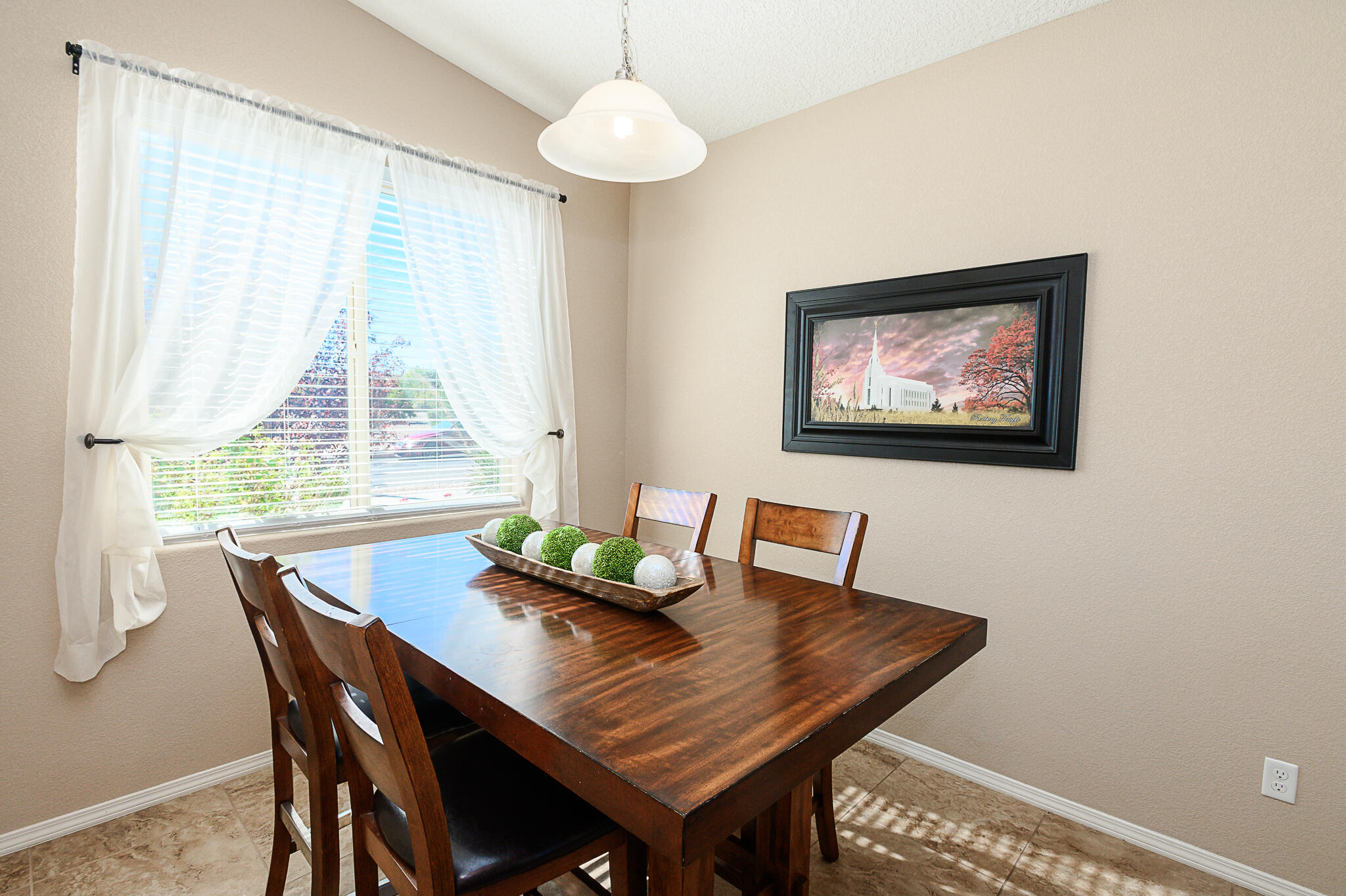 8619 Groundsel Road NW