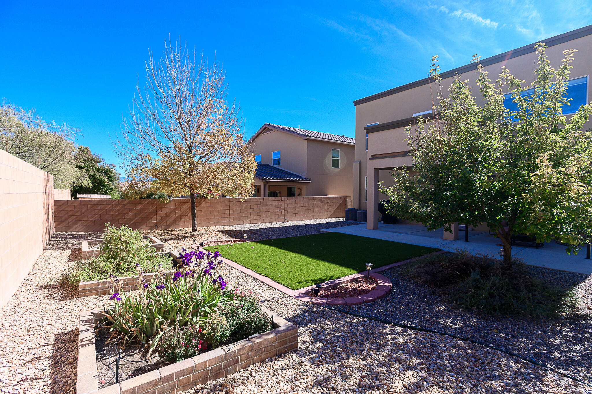 8619 Groundsel Road NW