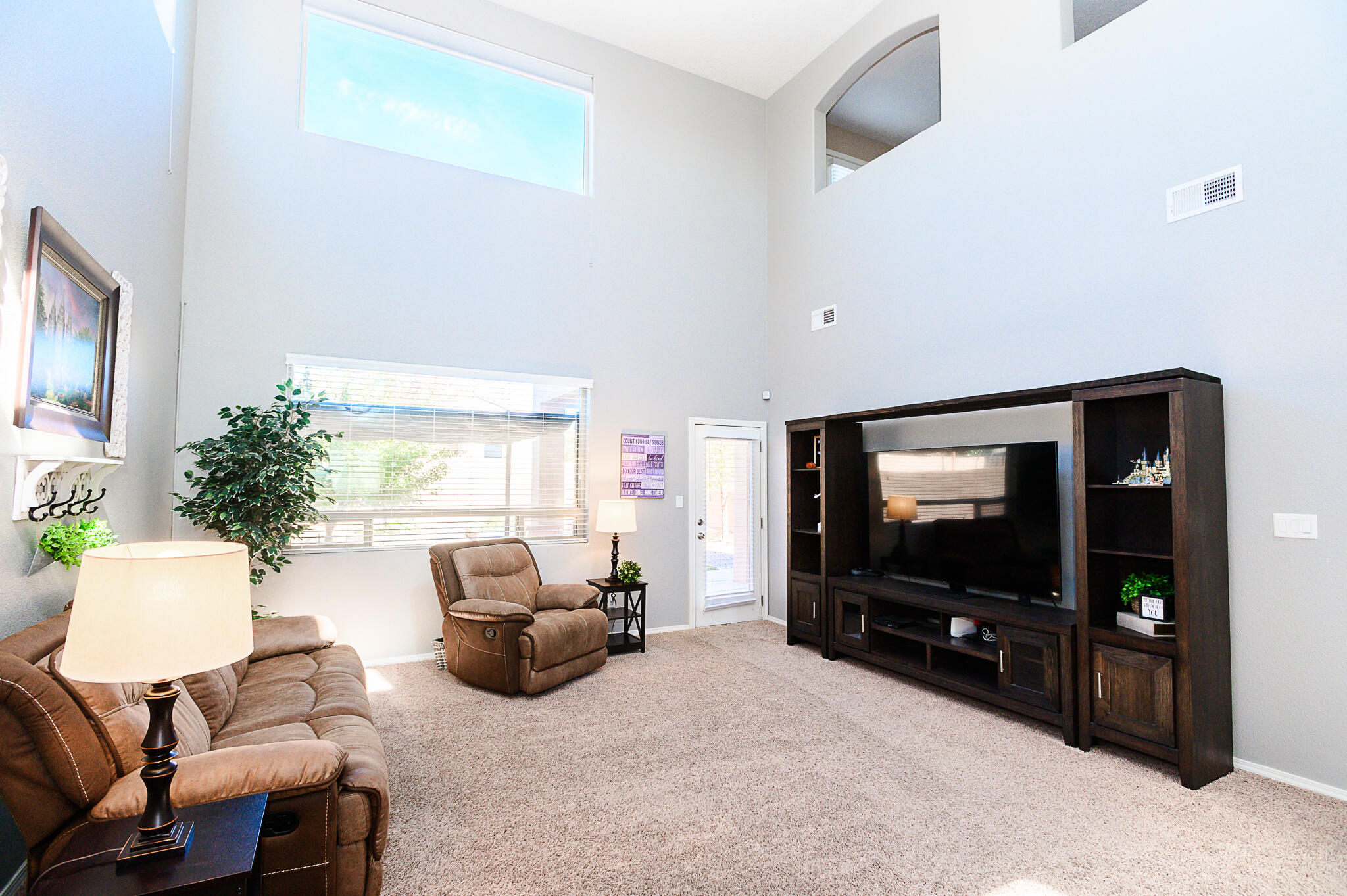 8619 Groundsel Road NW