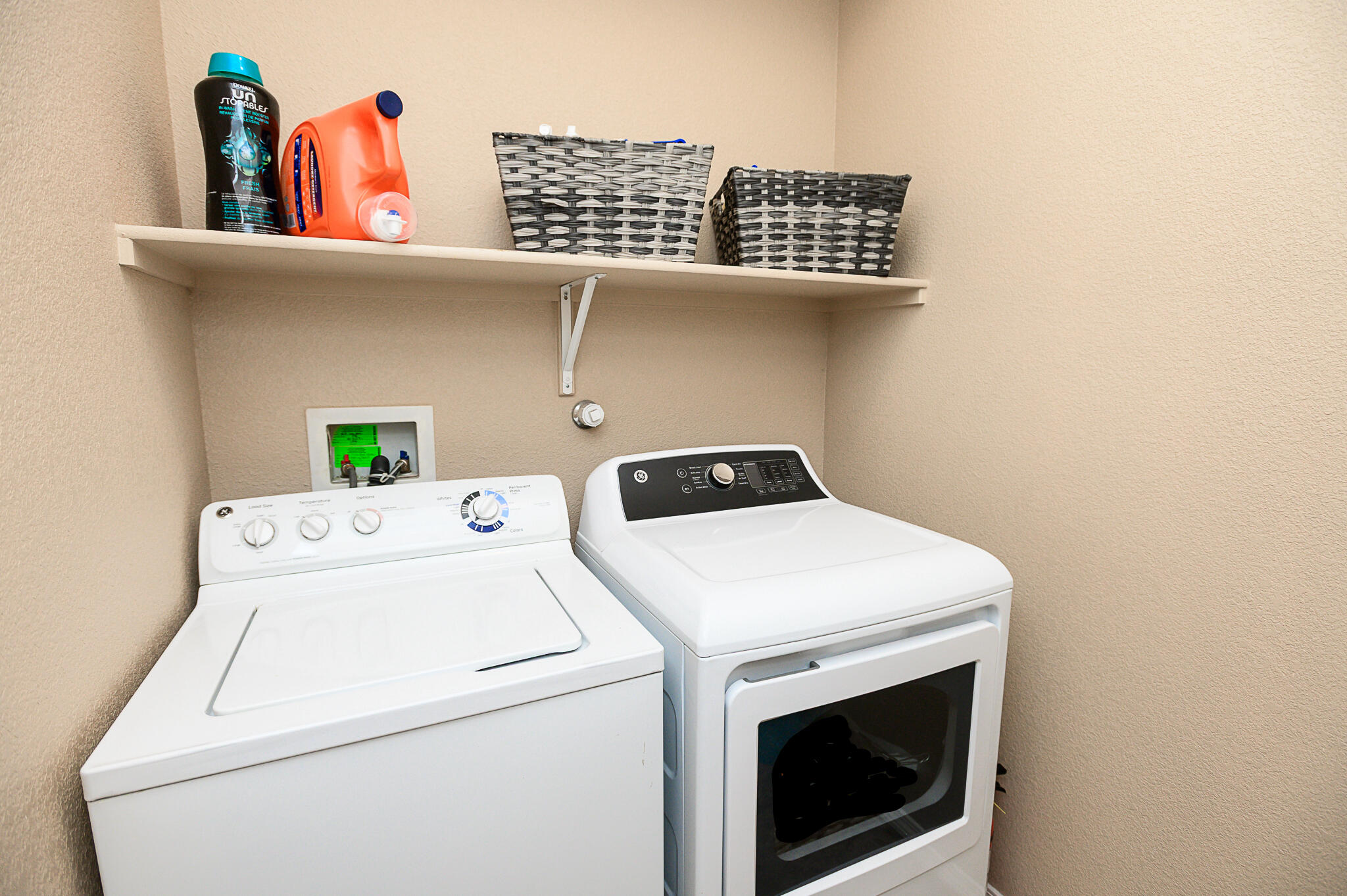 8619 Groundsel Road NW