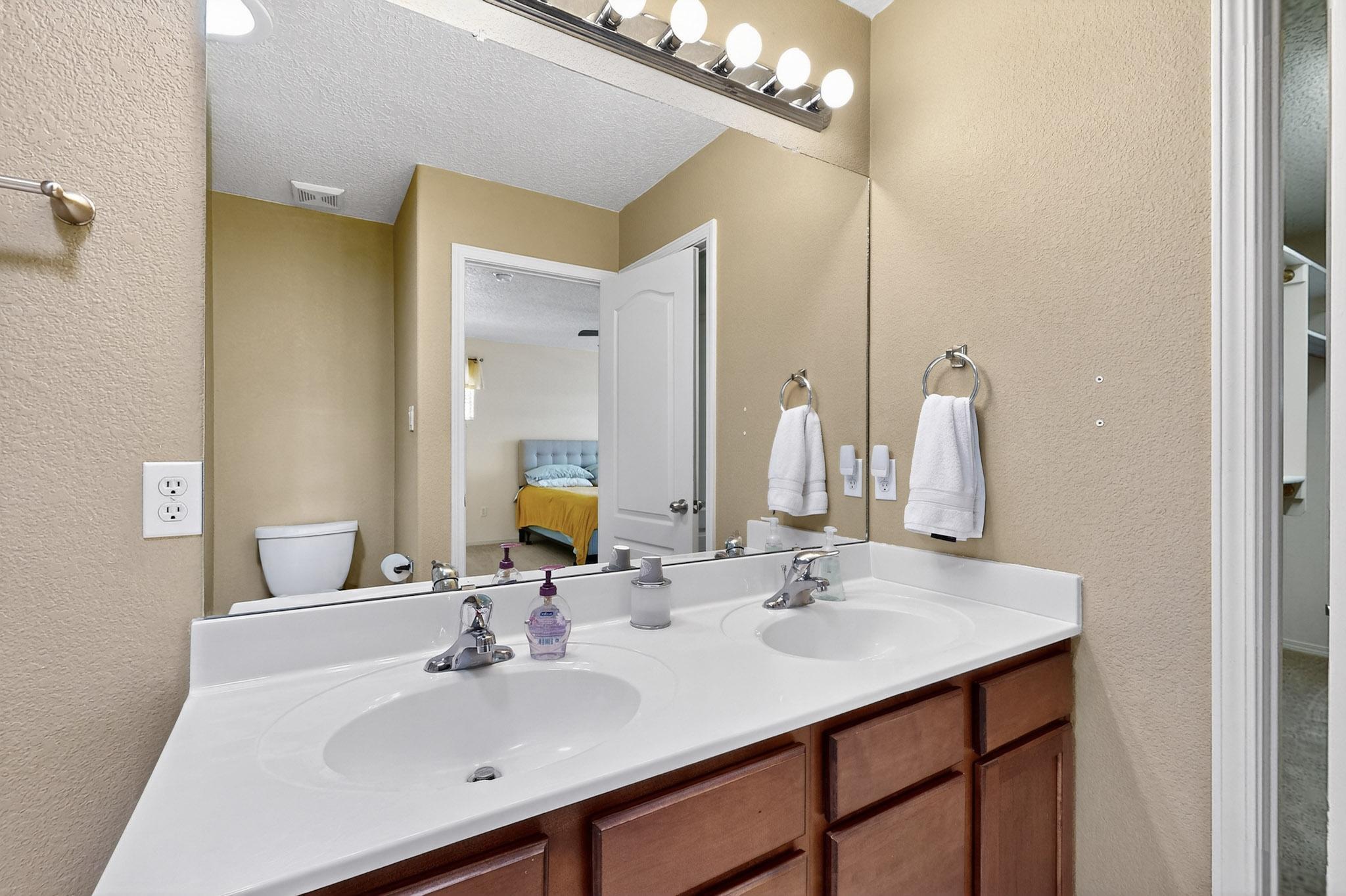 2416 PELIZZANO Drive SE