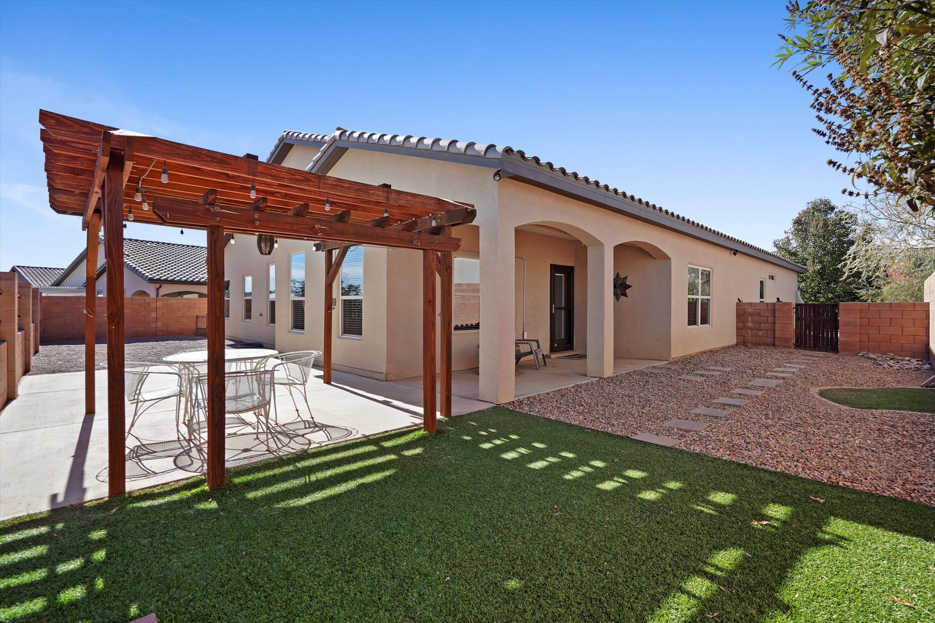 1860 Camino Corona SW