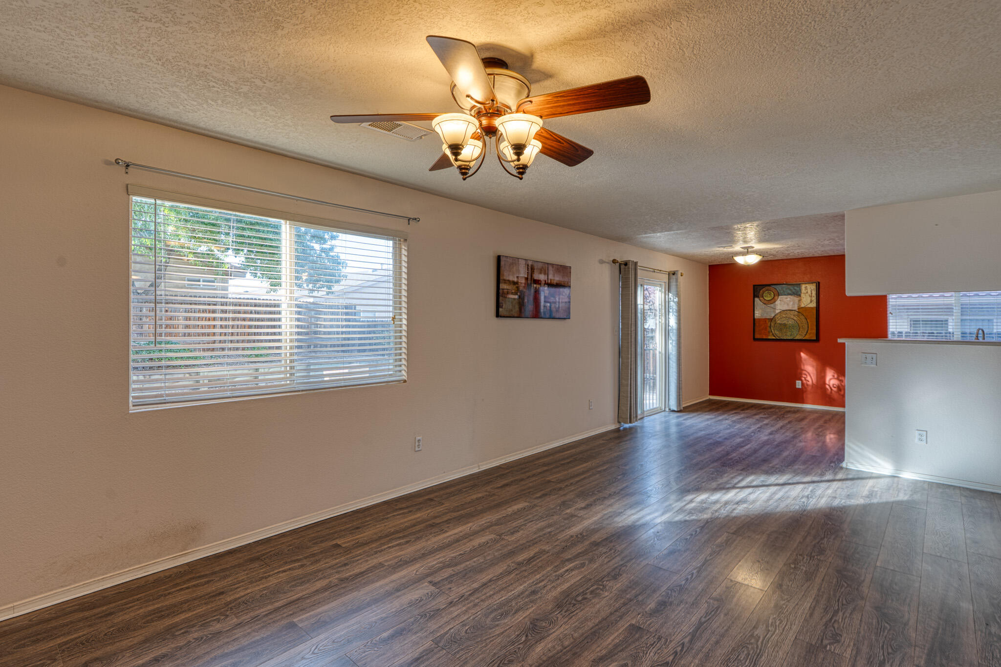 6904 SHALE Avenue NE