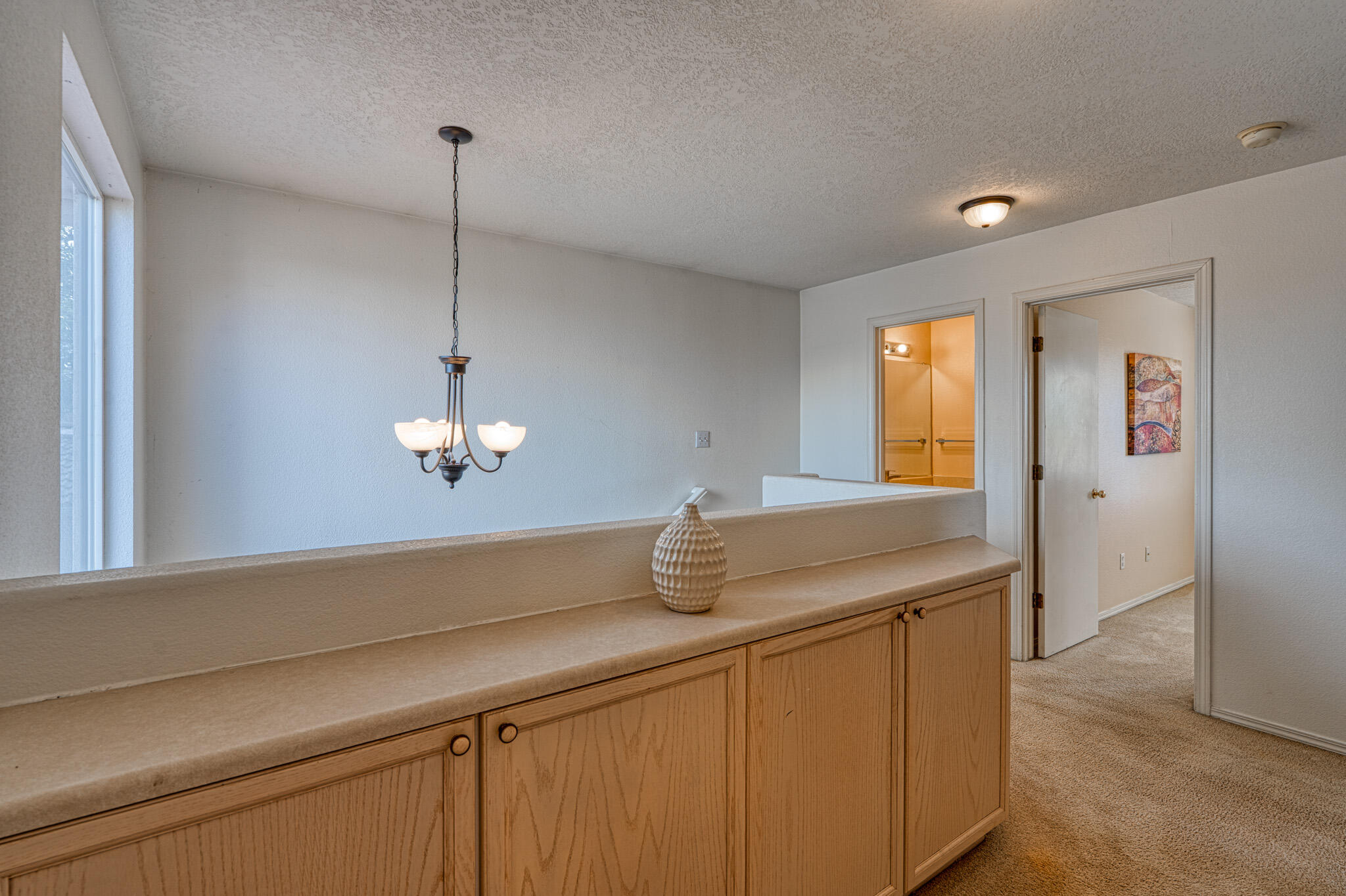 6904 SHALE Avenue NE