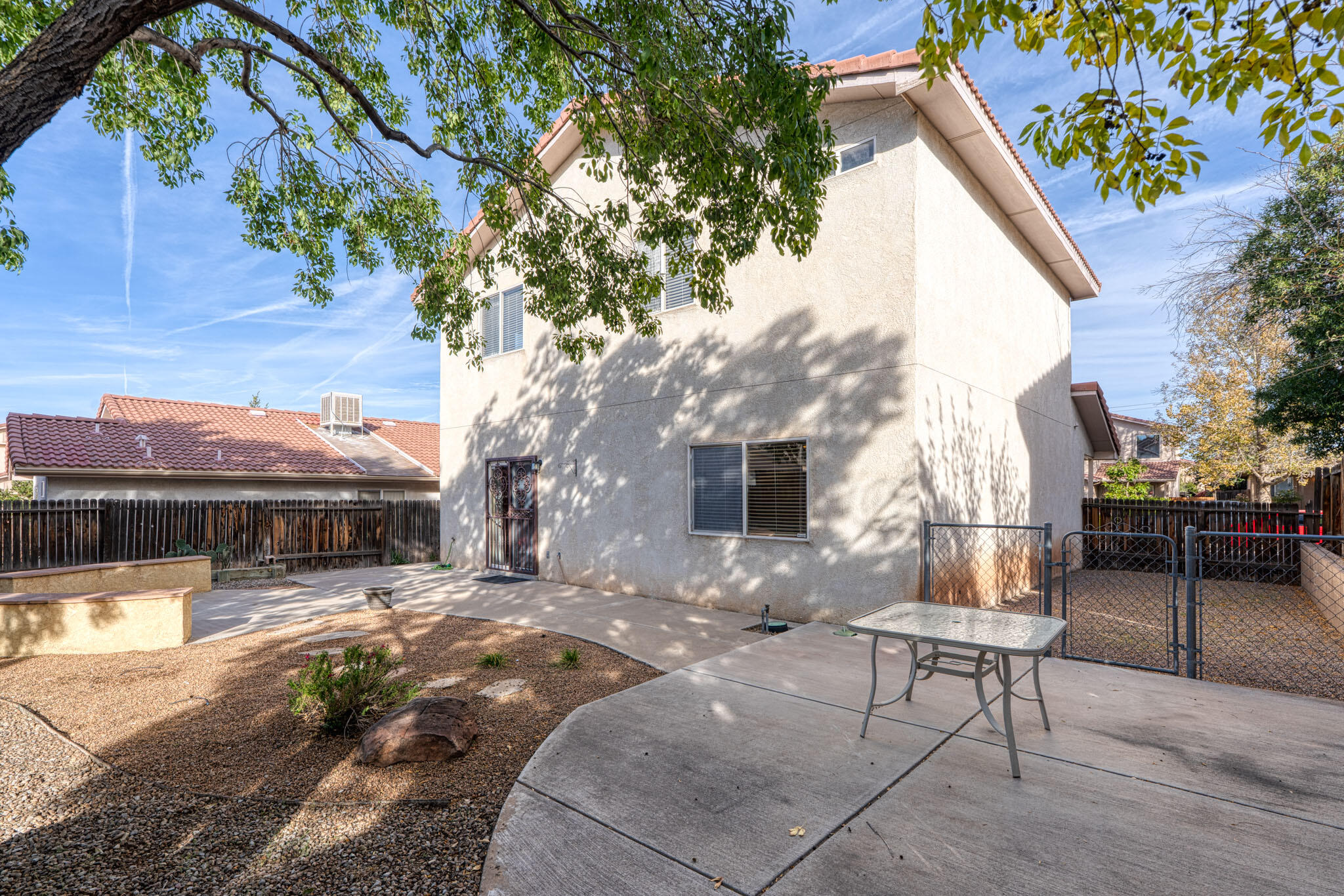 6904 SHALE Avenue NE