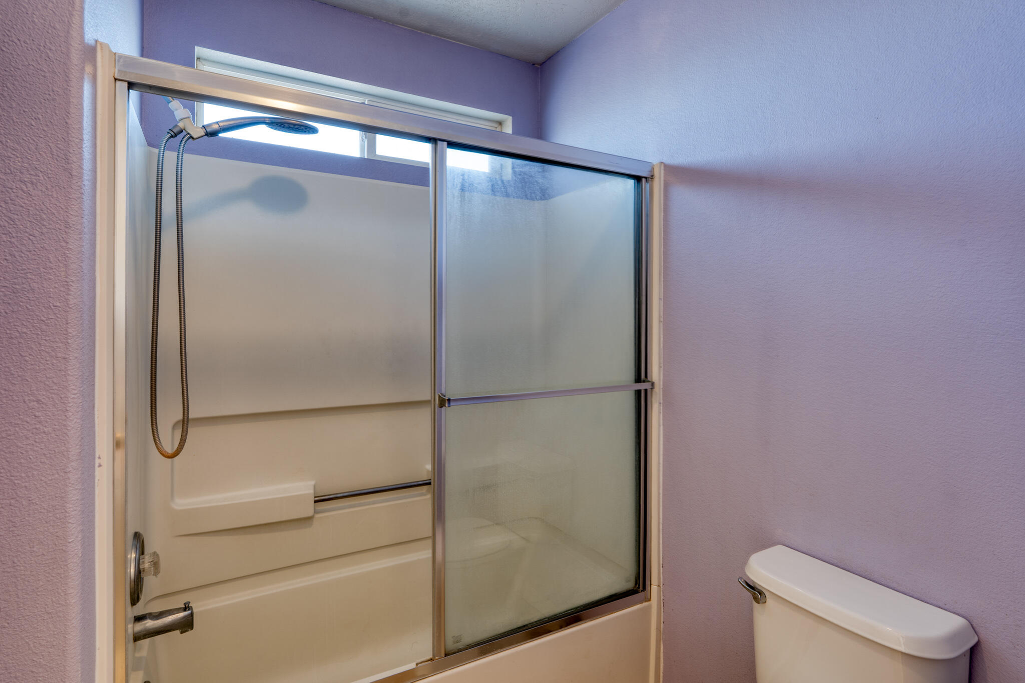 6904 SHALE Avenue NE