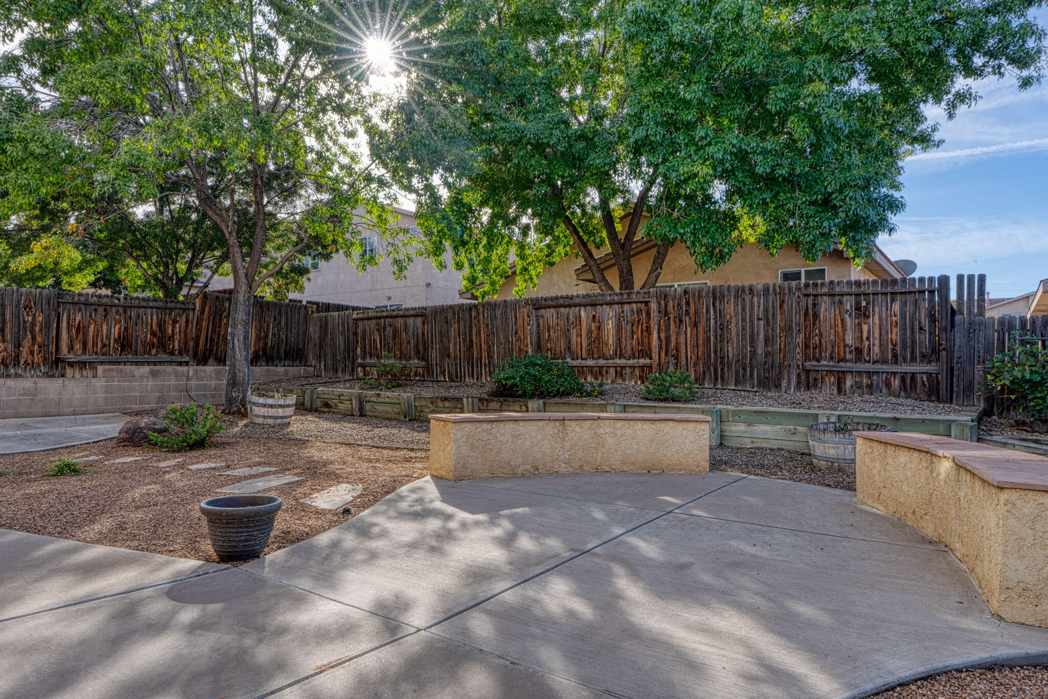 6904 SHALE Avenue NE