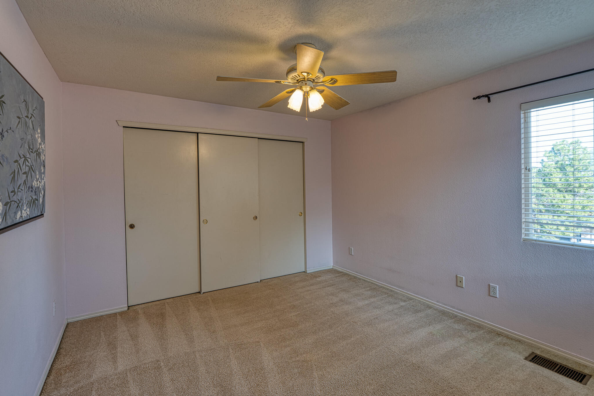 6904 SHALE Avenue NE