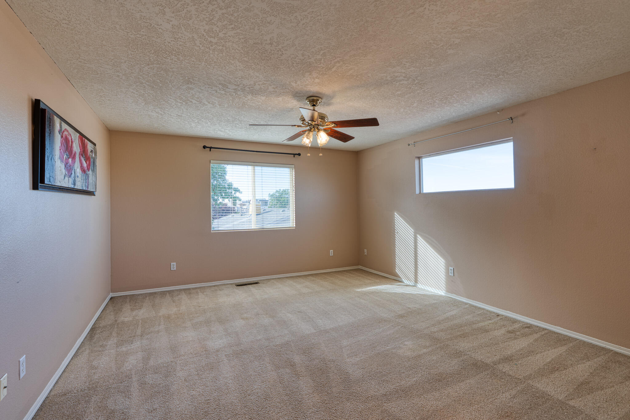 6904 SHALE Avenue NE