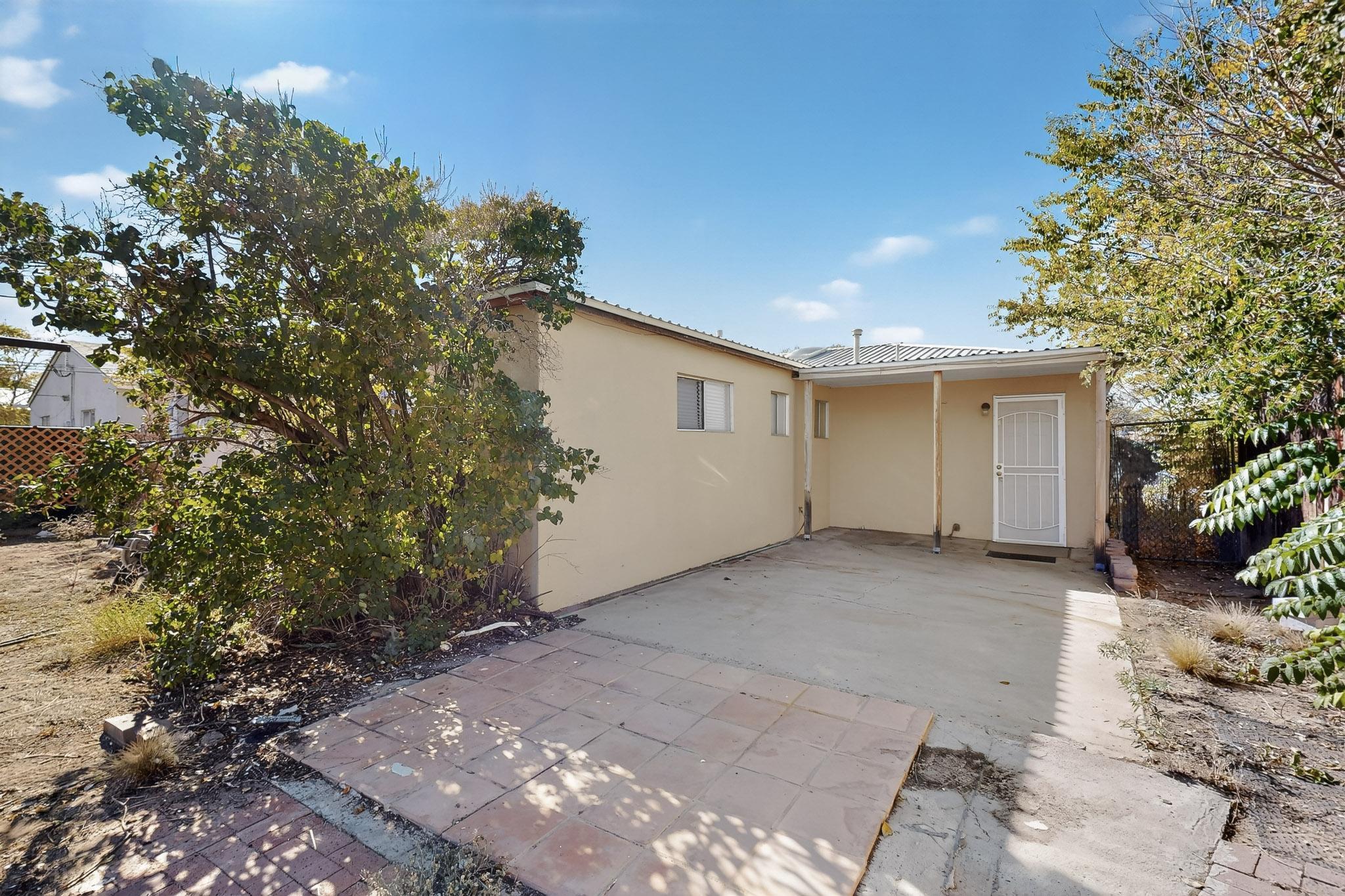 216 Parsifal Street NE