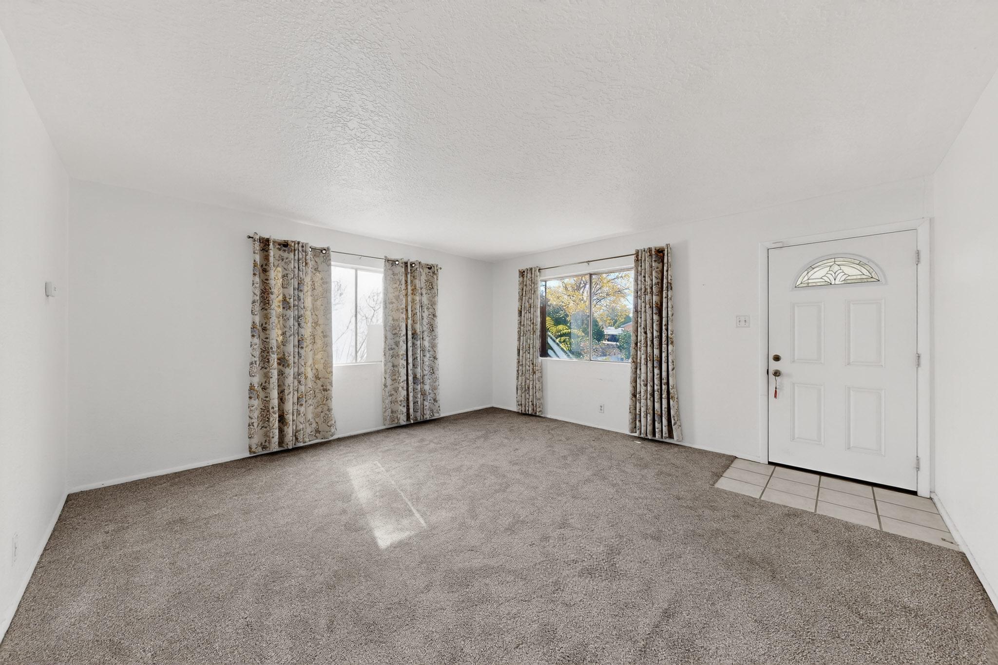 216 Parsifal Street NE