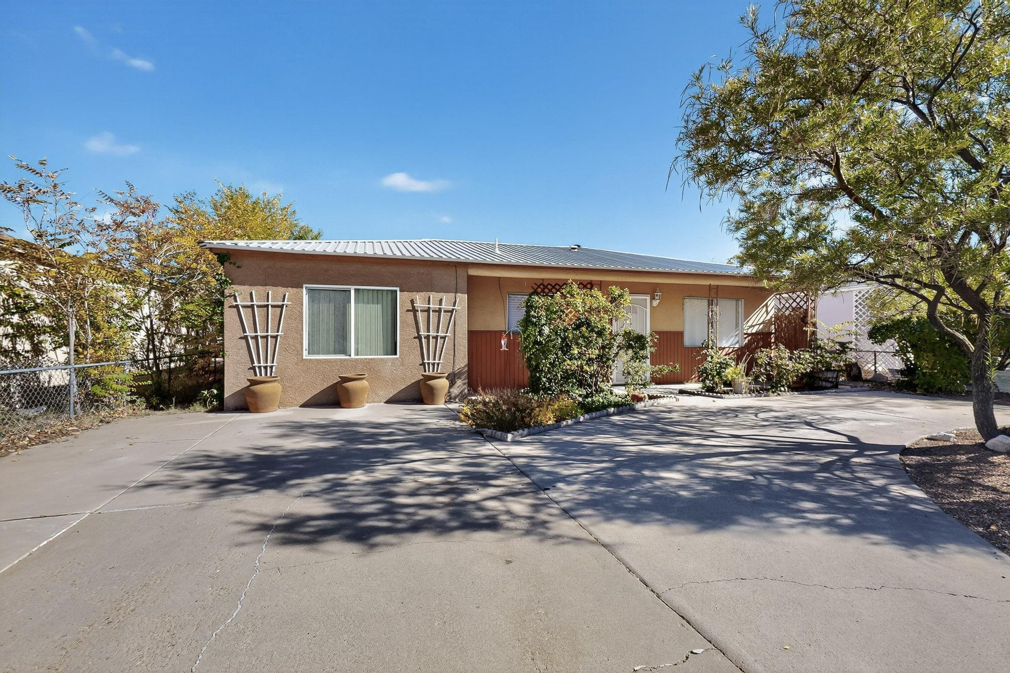 216 Parsifal Street NE