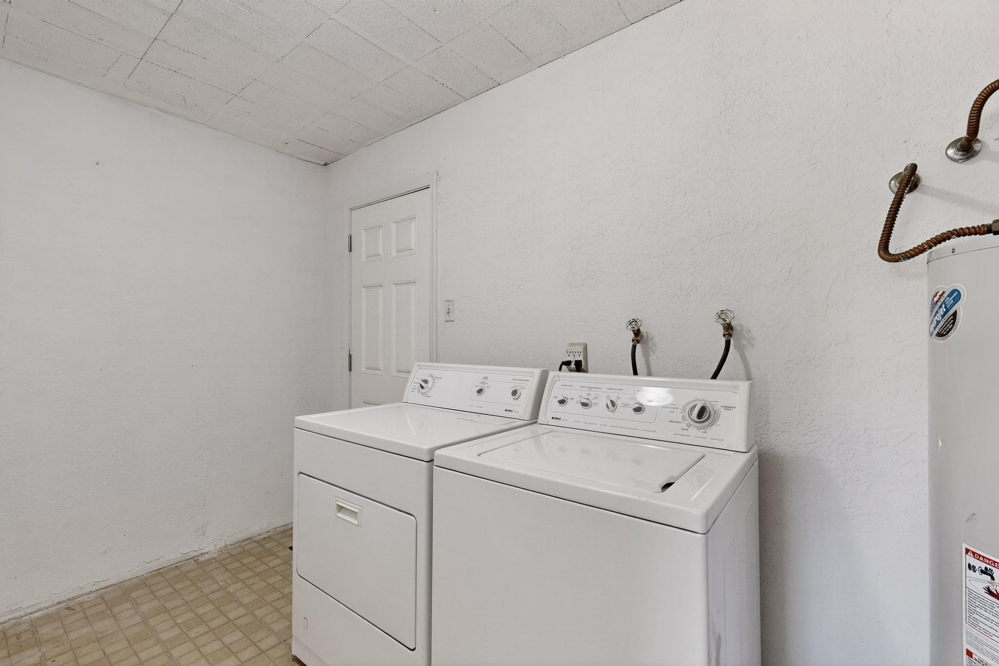 216 Parsifal Street NE