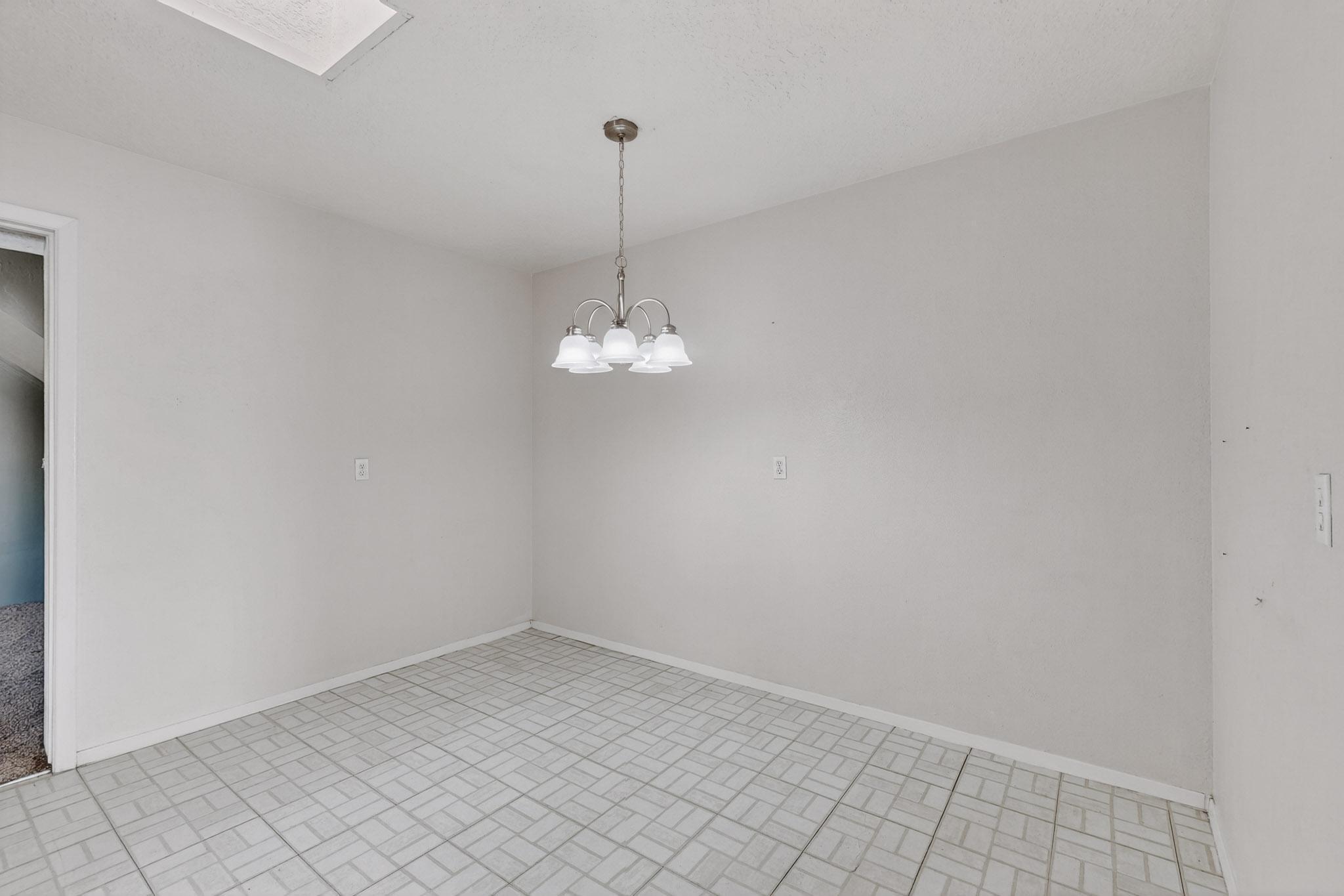 216 Parsifal Street NE