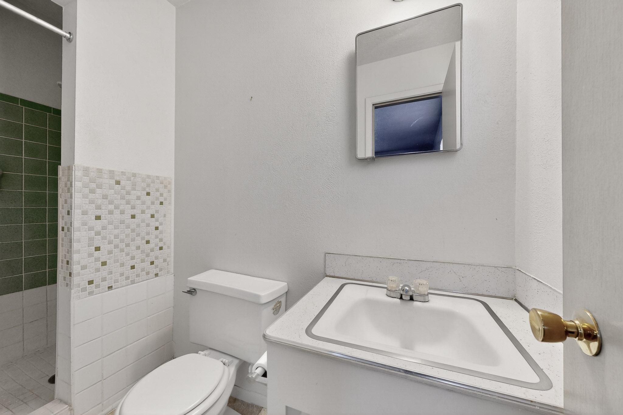 216 Parsifal Street NE