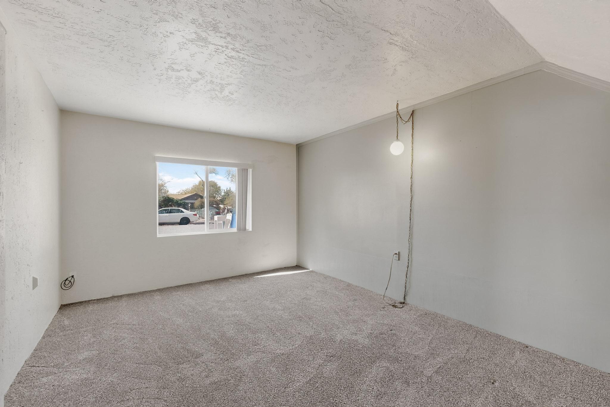 216 Parsifal Street NE