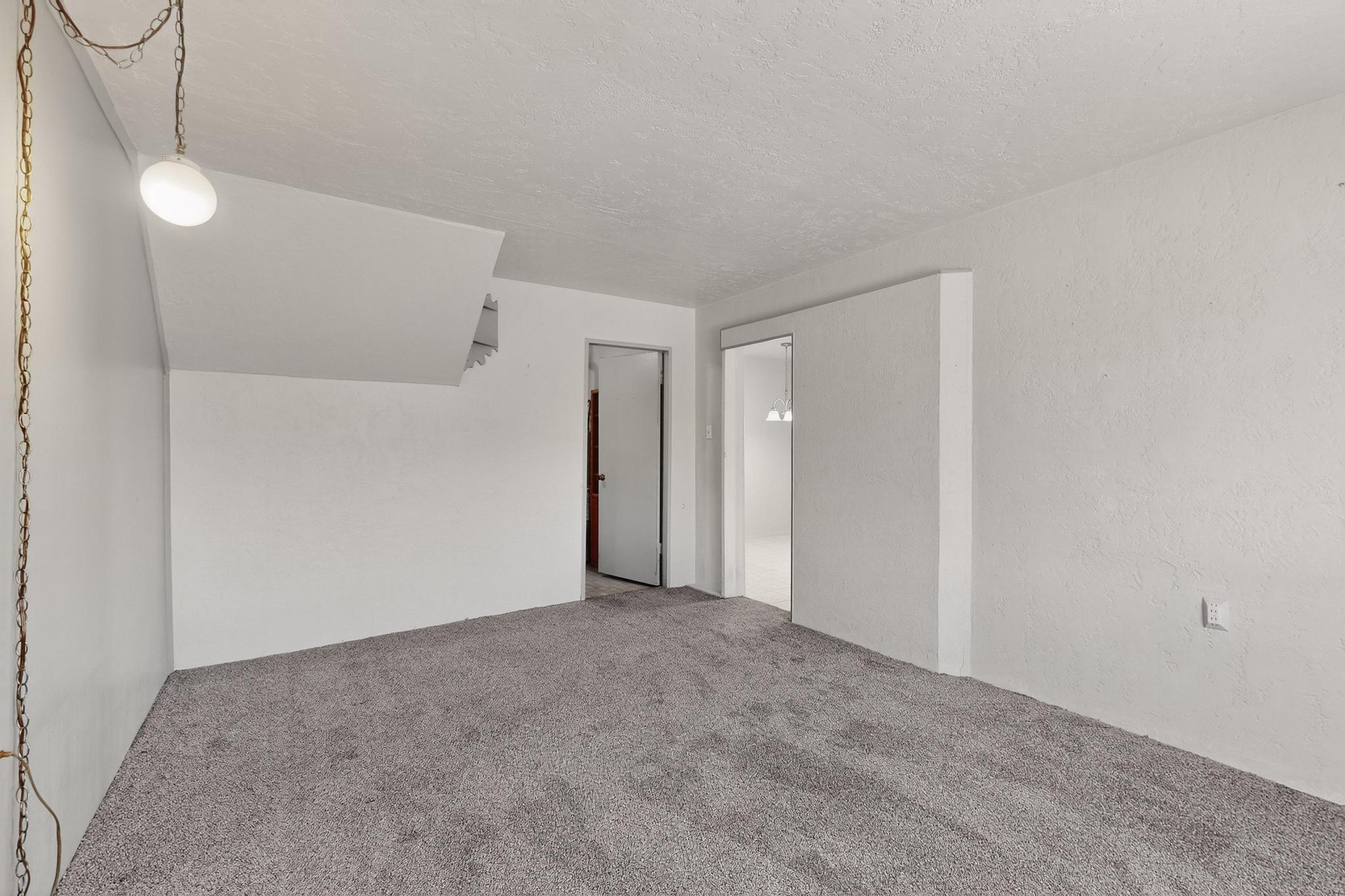 216 Parsifal Street NE