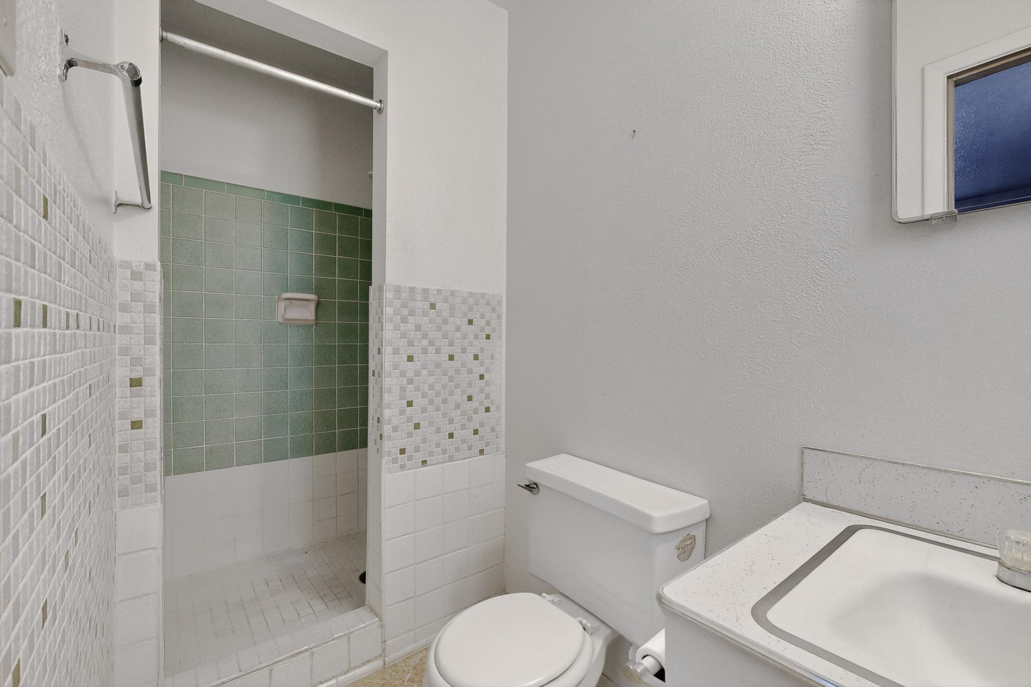 216 Parsifal Street NE