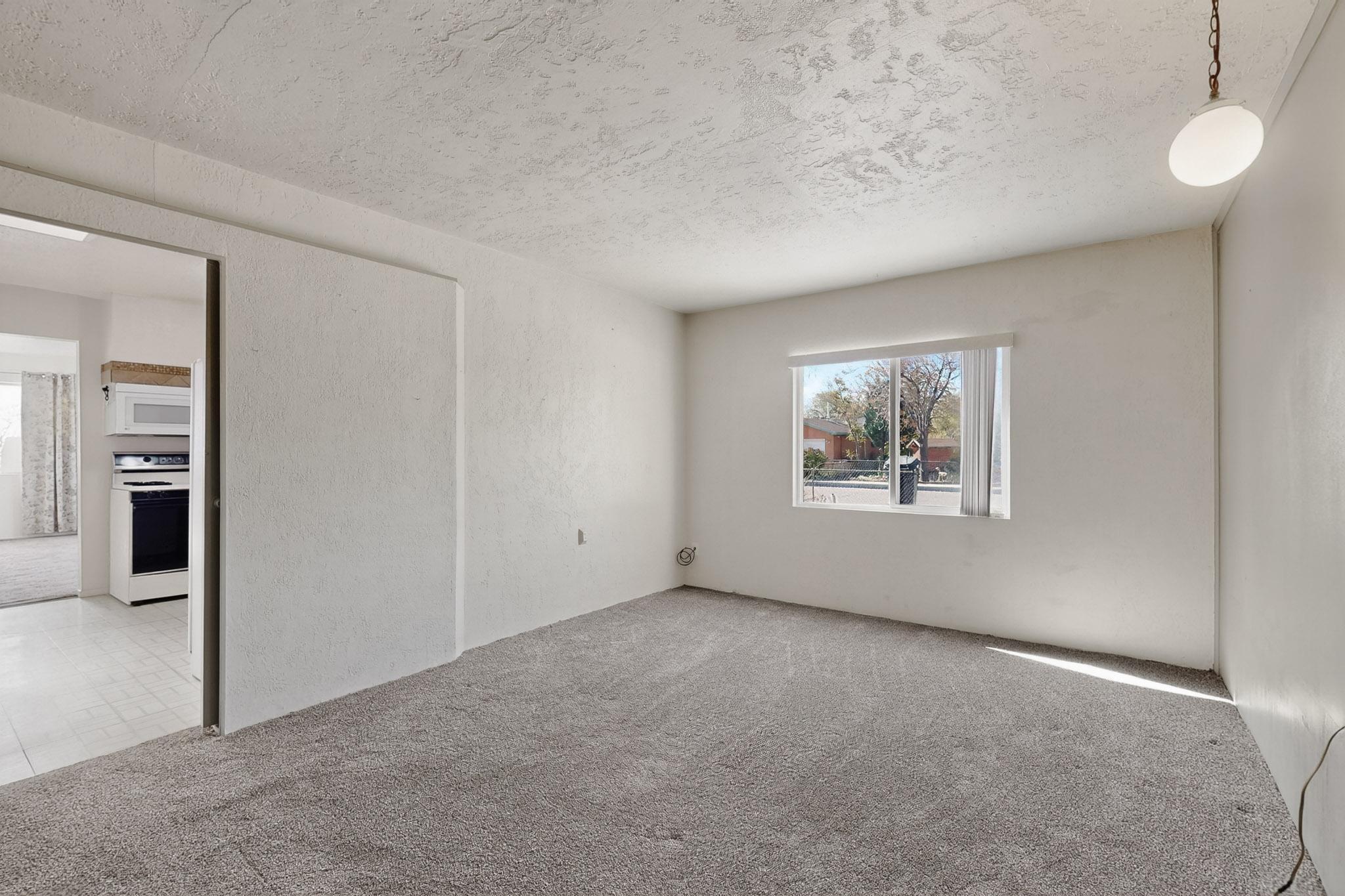 216 Parsifal Street NE