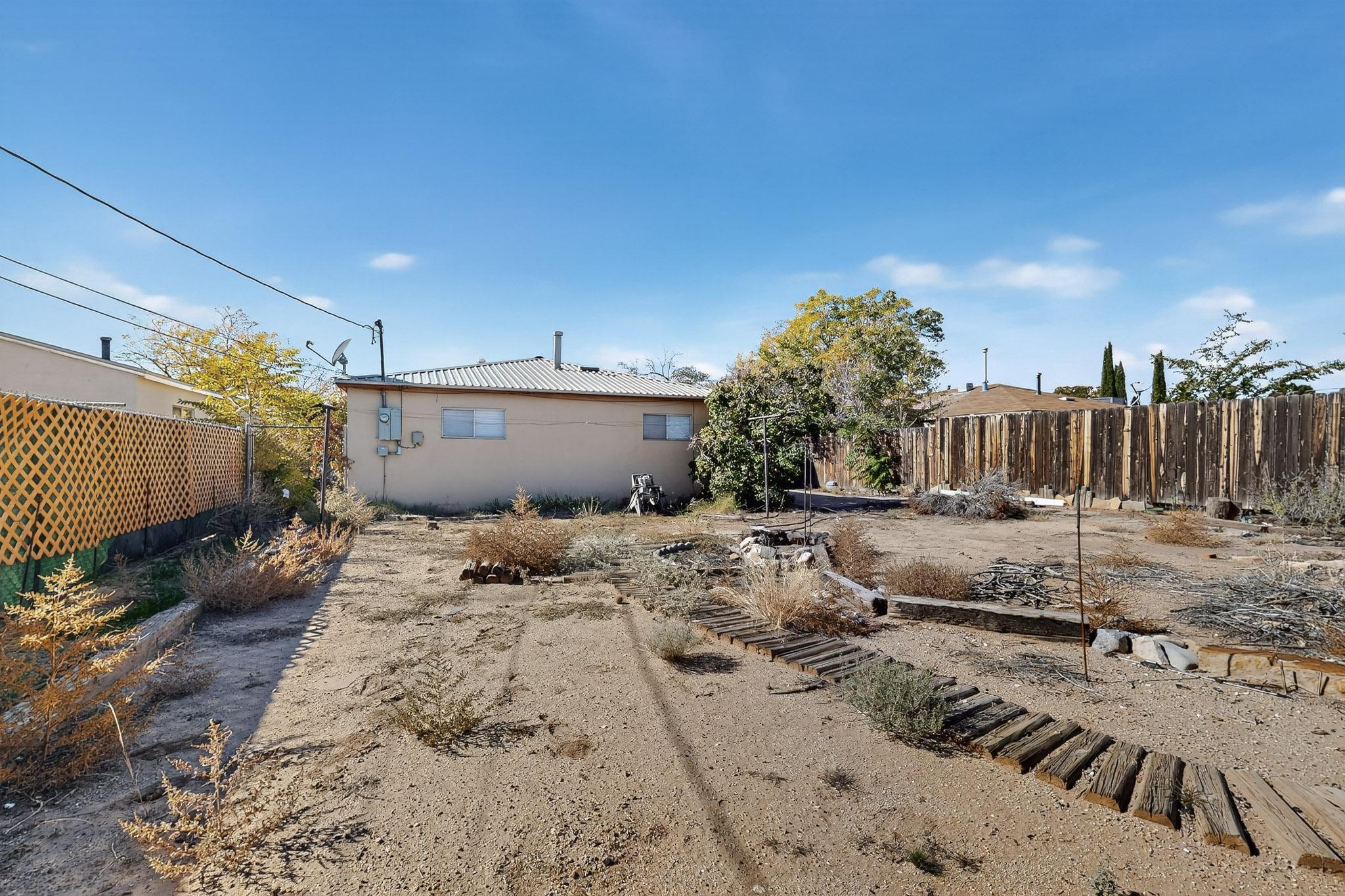 216 Parsifal Street NE