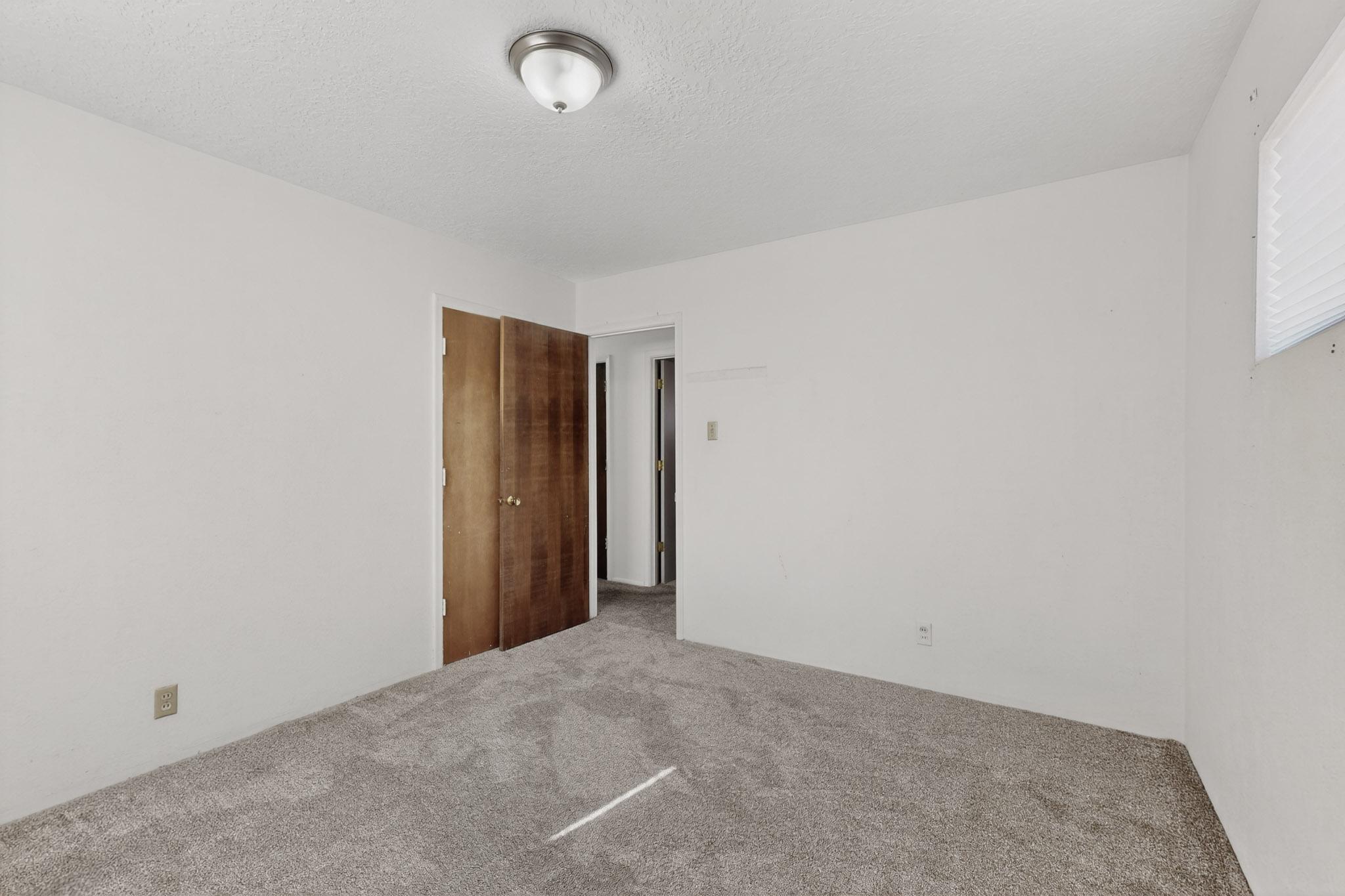 216 Parsifal Street NE