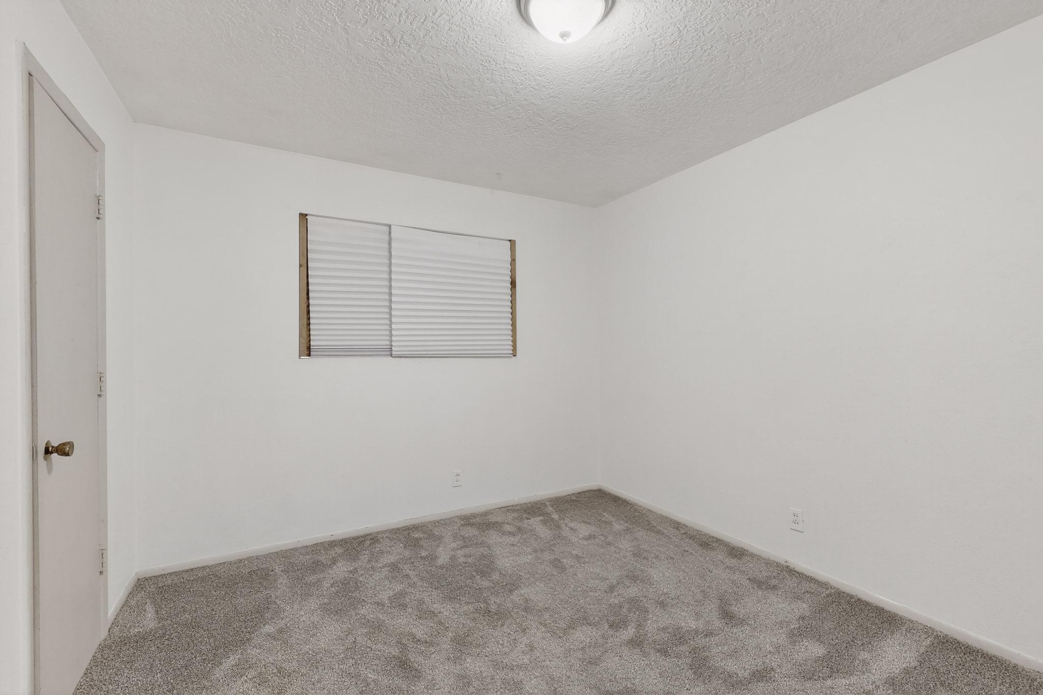 216 Parsifal Street NE