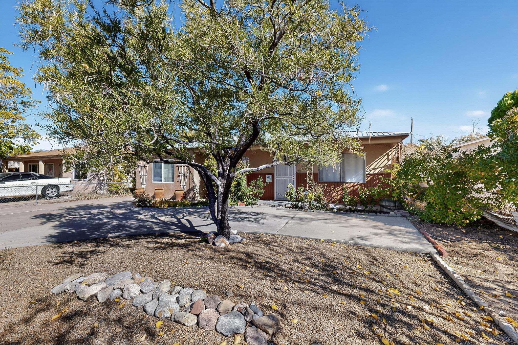 216 Parsifal Street NE