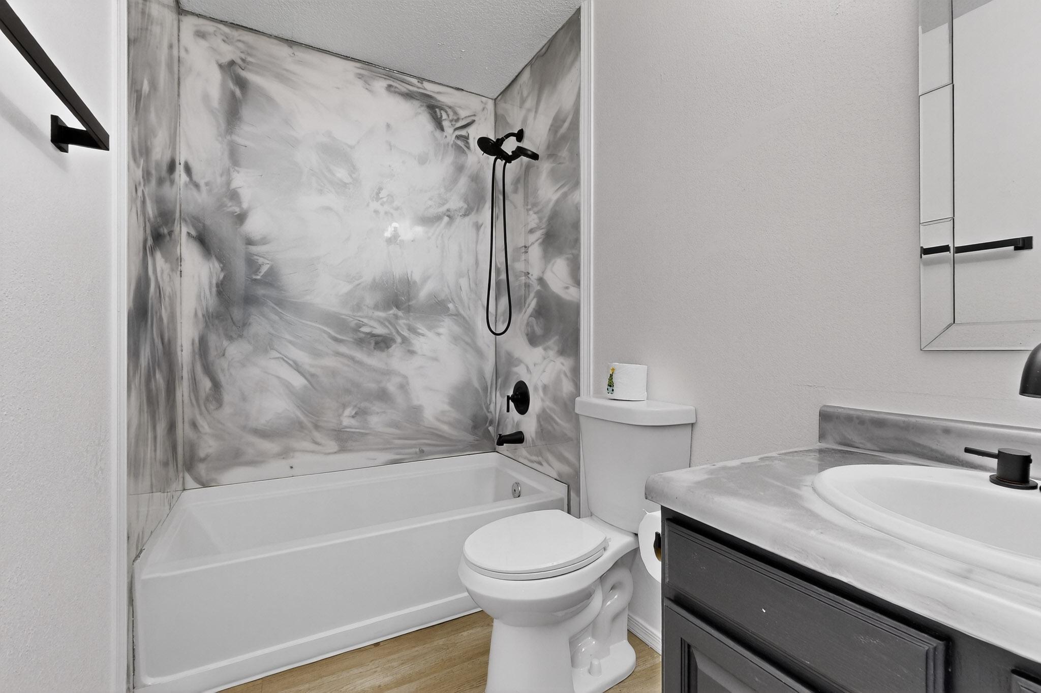 8423 Bay Mare Avenue SW