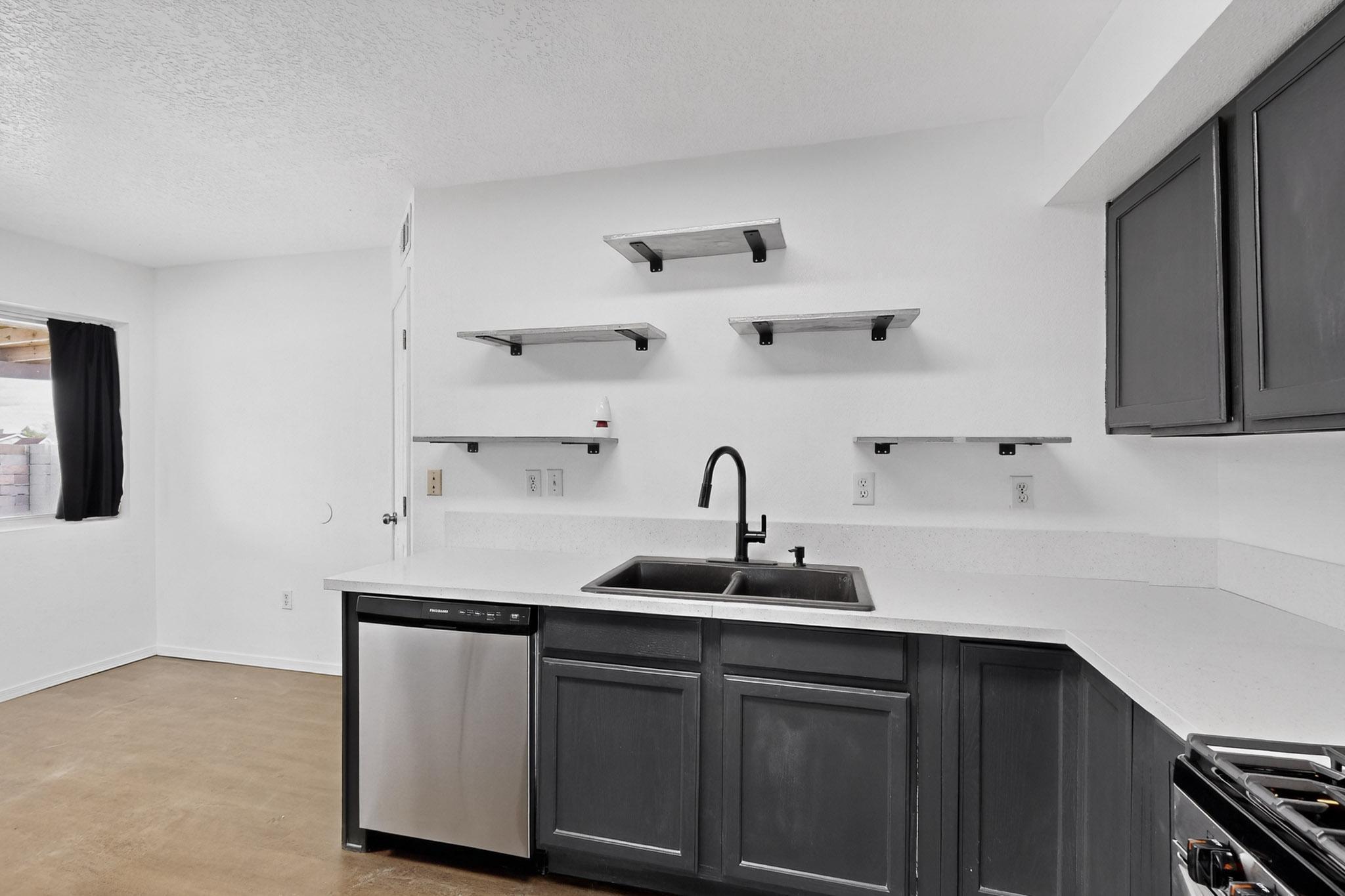 8423 Bay Mare Avenue SW