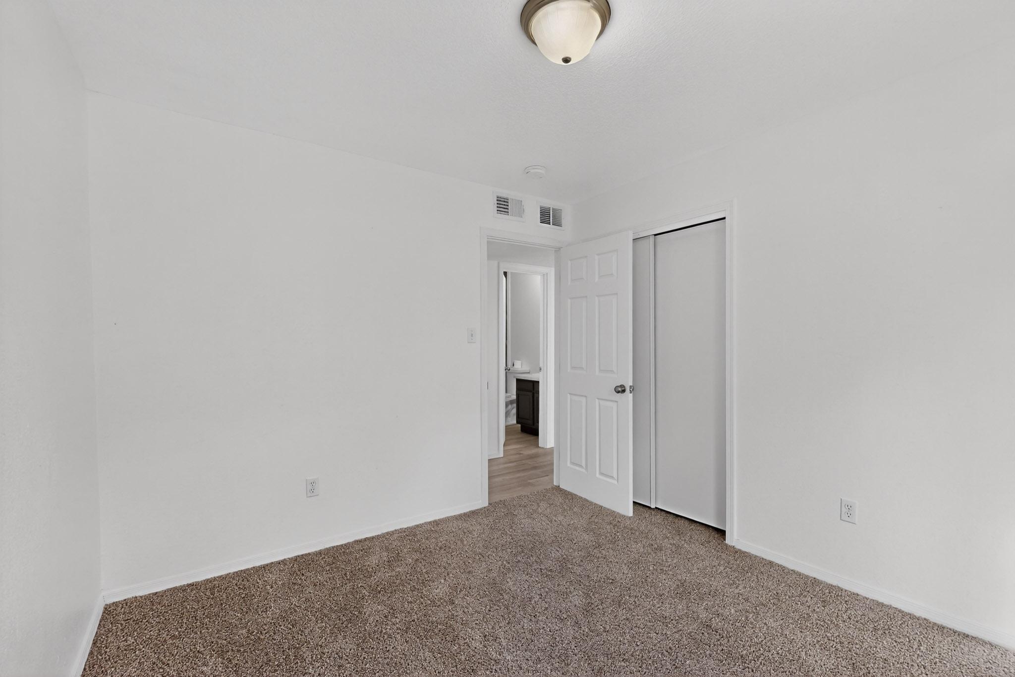 8423 Bay Mare Avenue SW