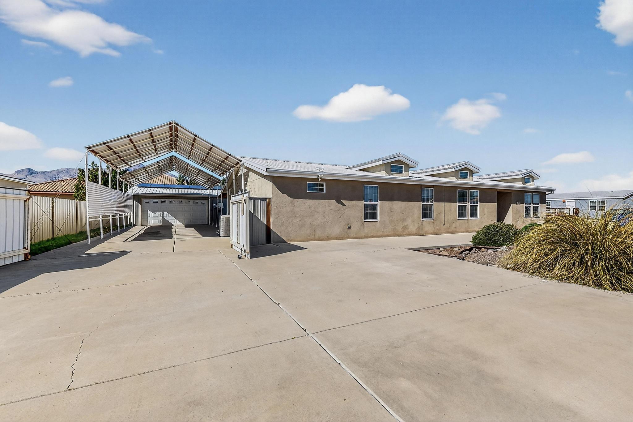 1211 Avenida De Chamiso