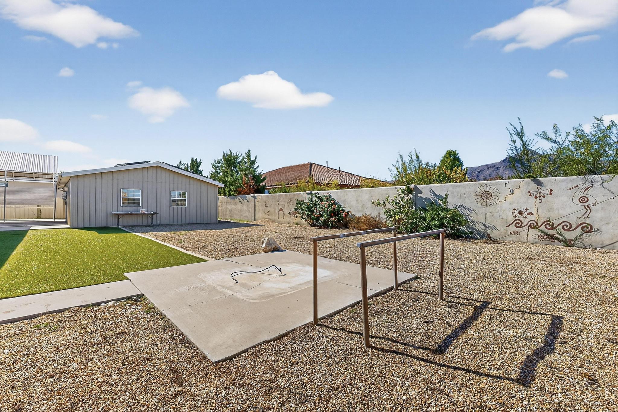 1211 Avenida De Chamiso