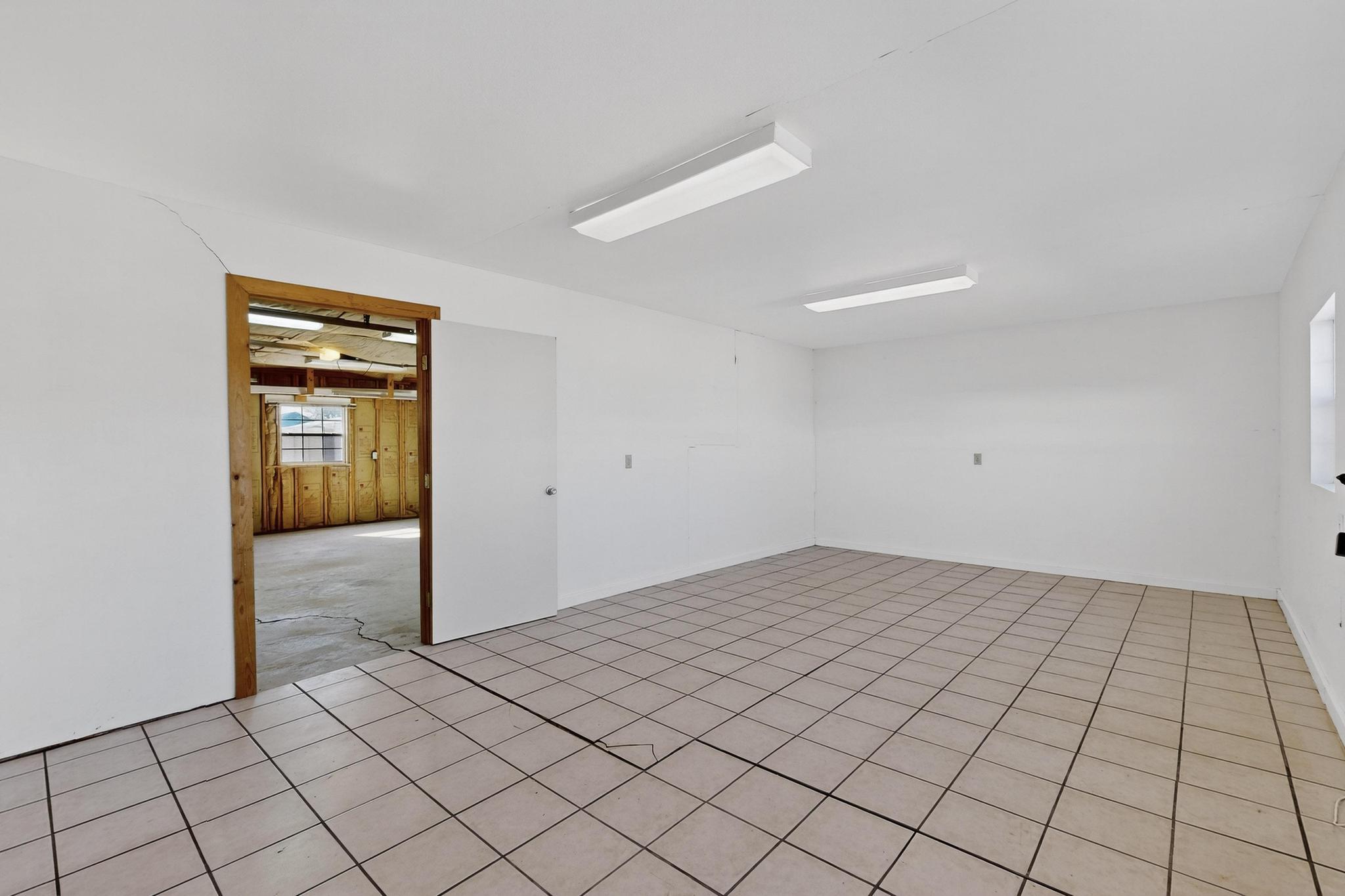1211 Avenida De Chamiso