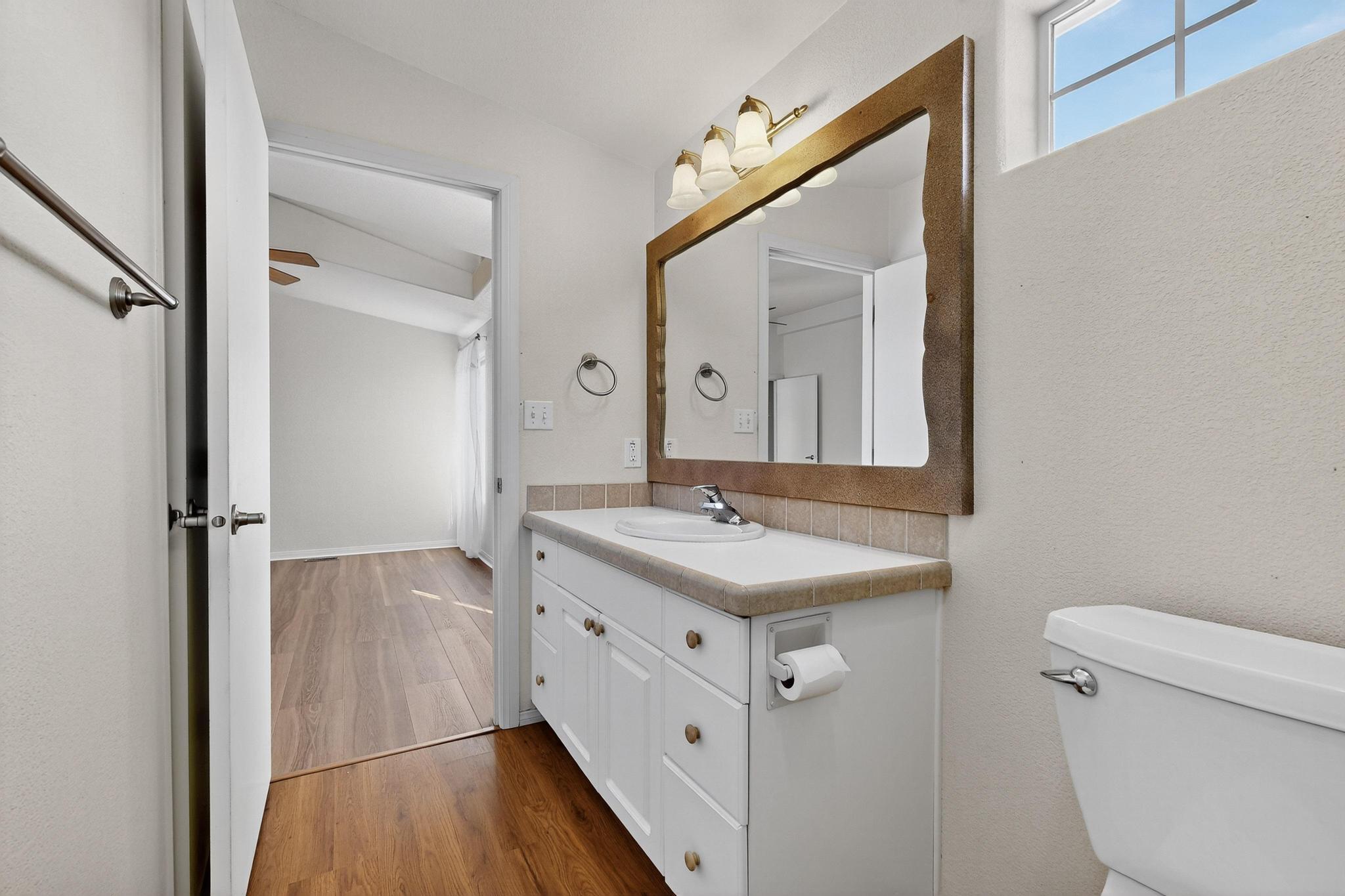 1211 Avenida De Chamiso