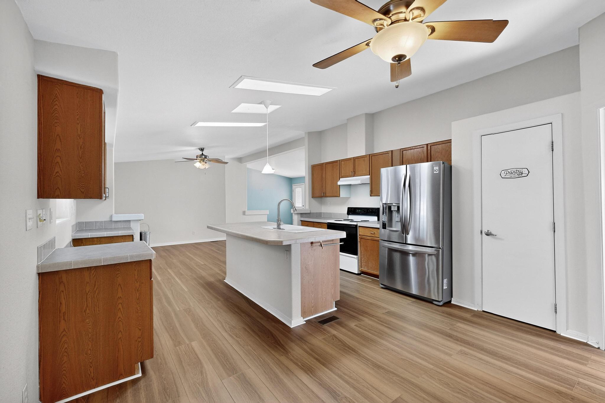 1211 Avenida De Chamiso