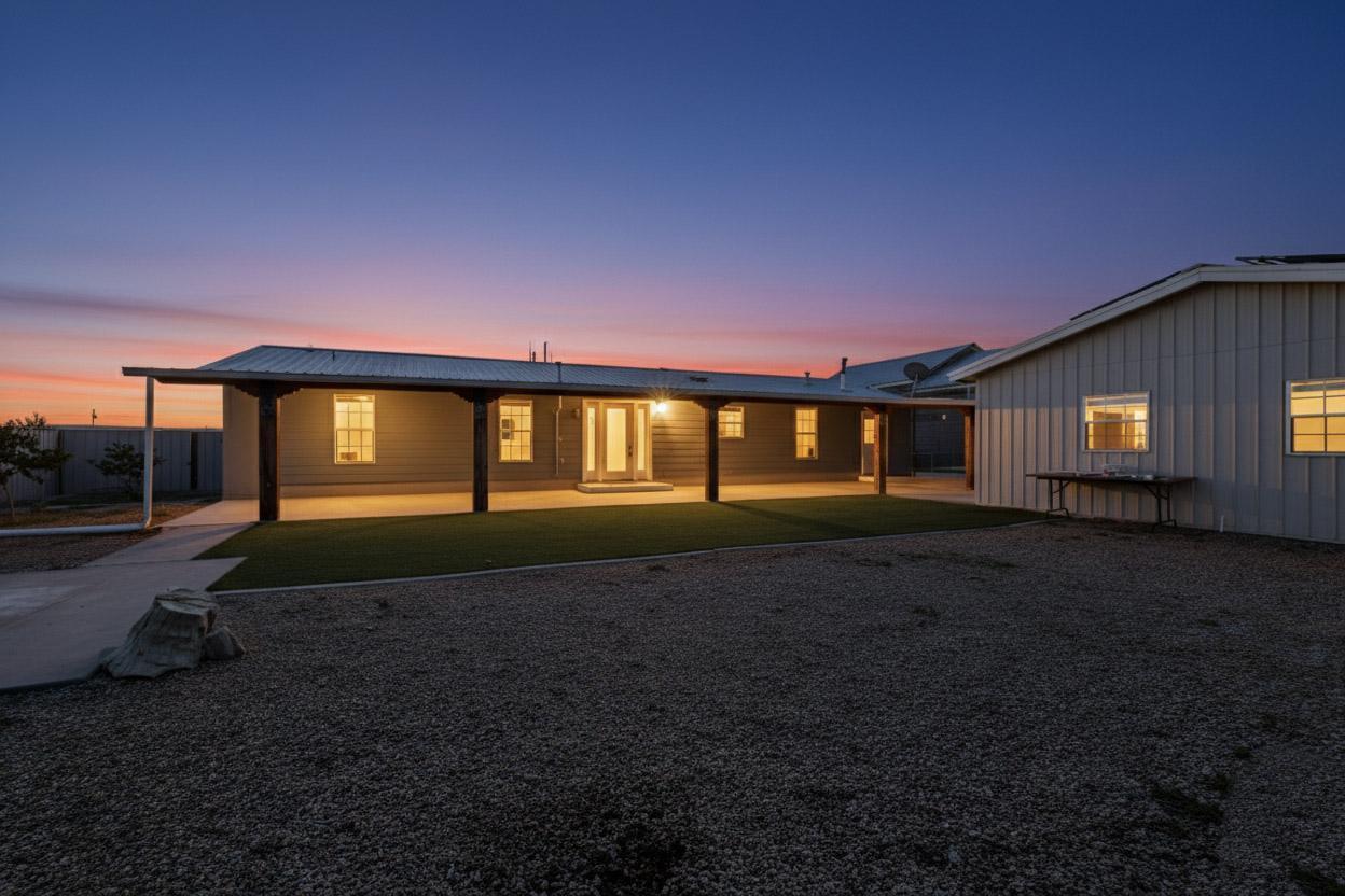 1211 Avenida De Chamiso