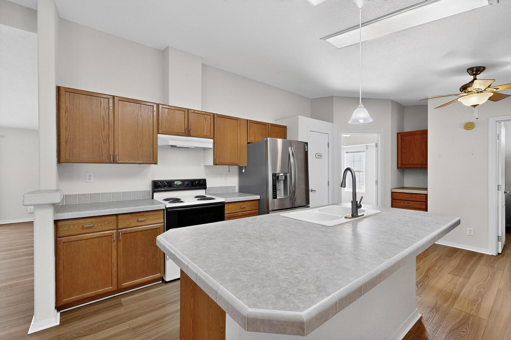 1211 Avenida De Chamiso