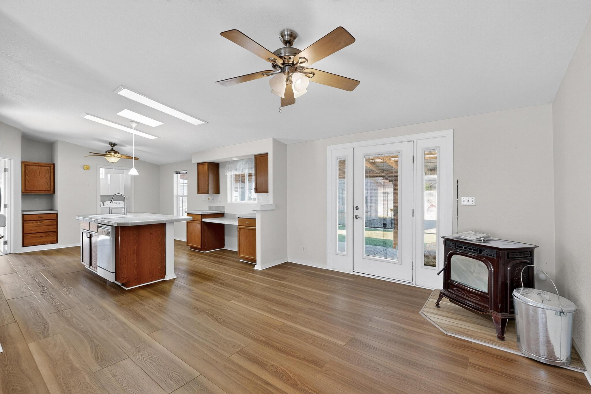 1211 Avenida De Chamiso