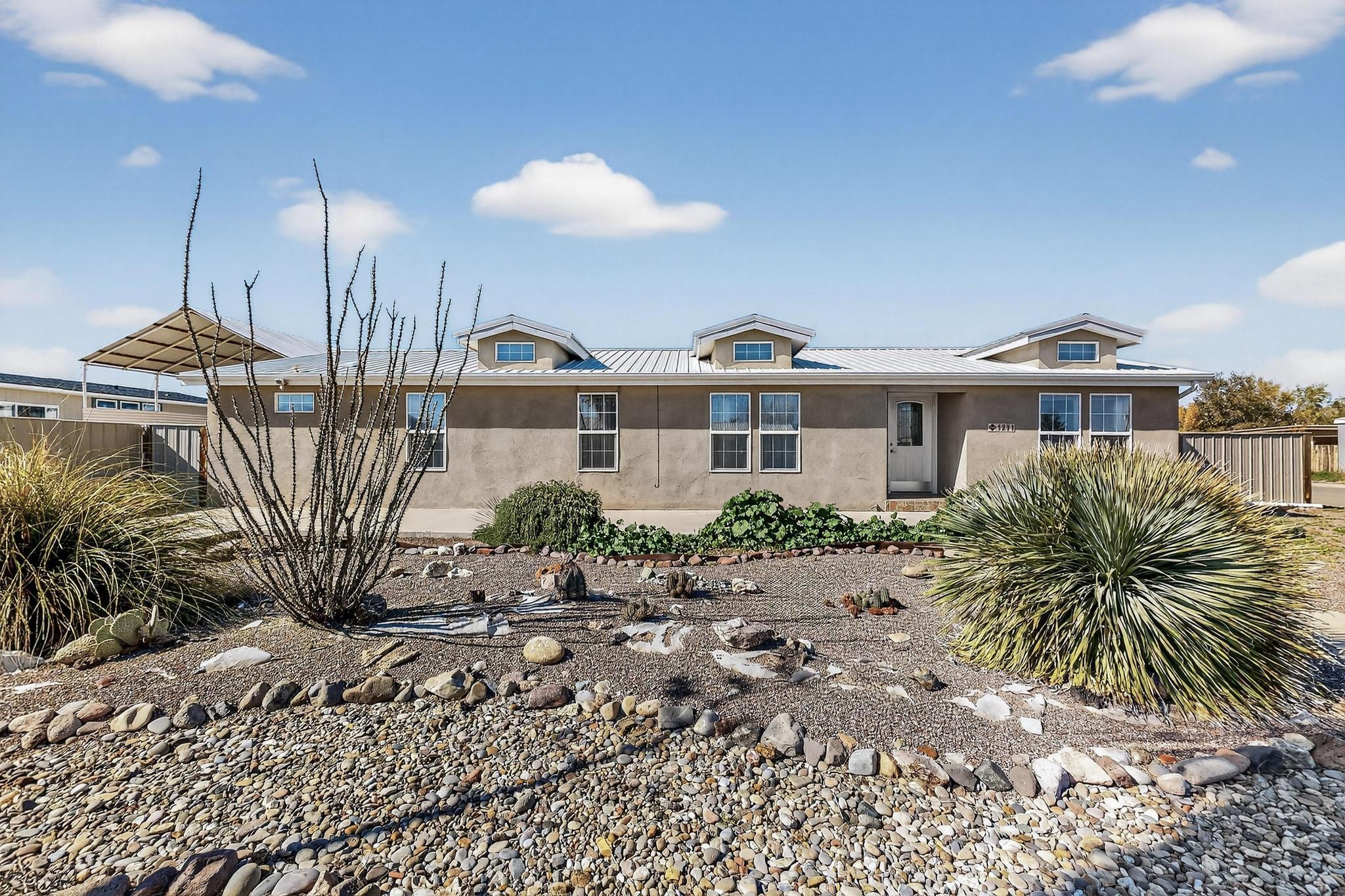 1211 Avenida De Chamiso