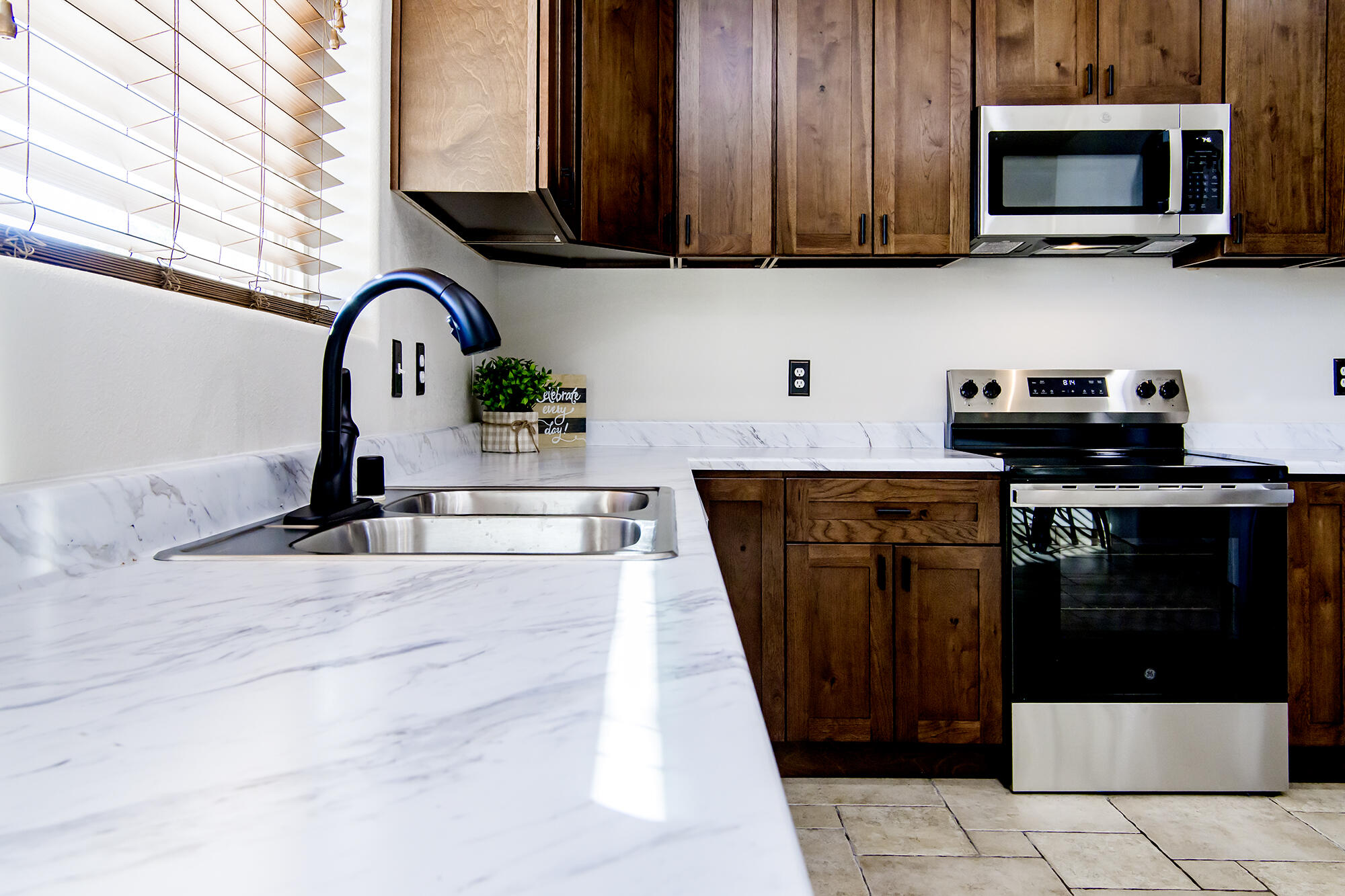 10472 CALLE ACANTA NW