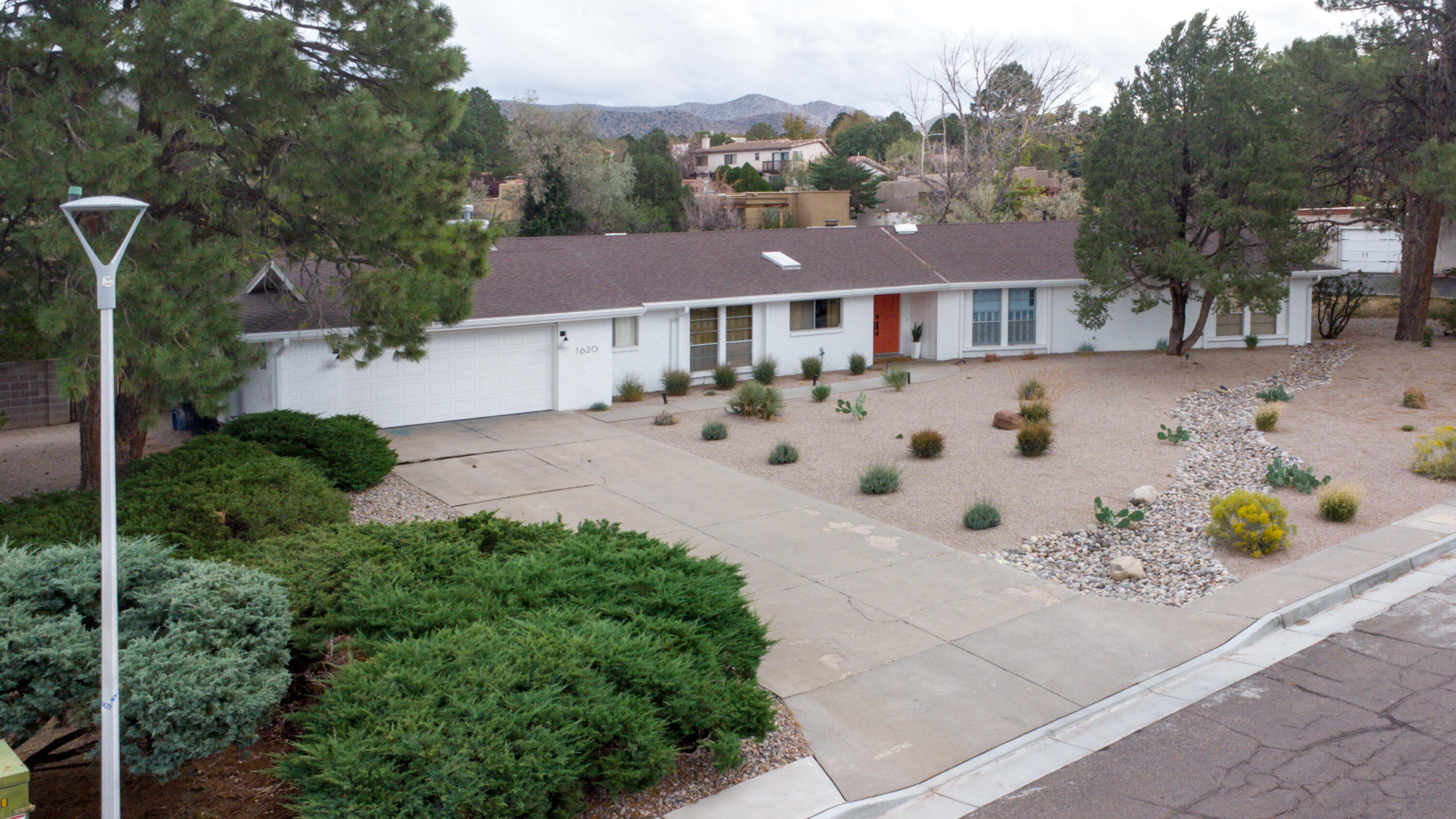 1620 Sagebrush Trail SE