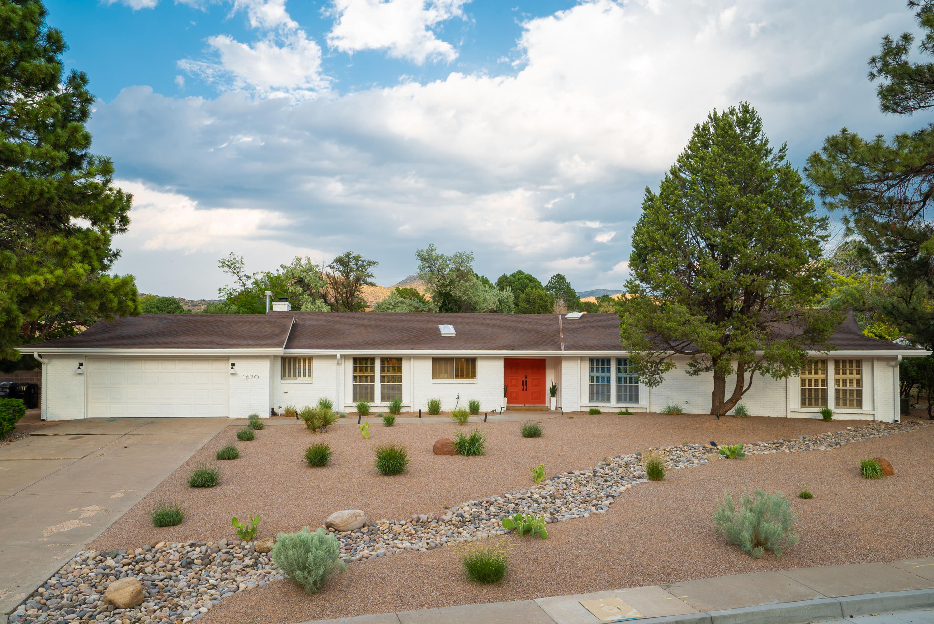 1620 Sagebrush Trail SE