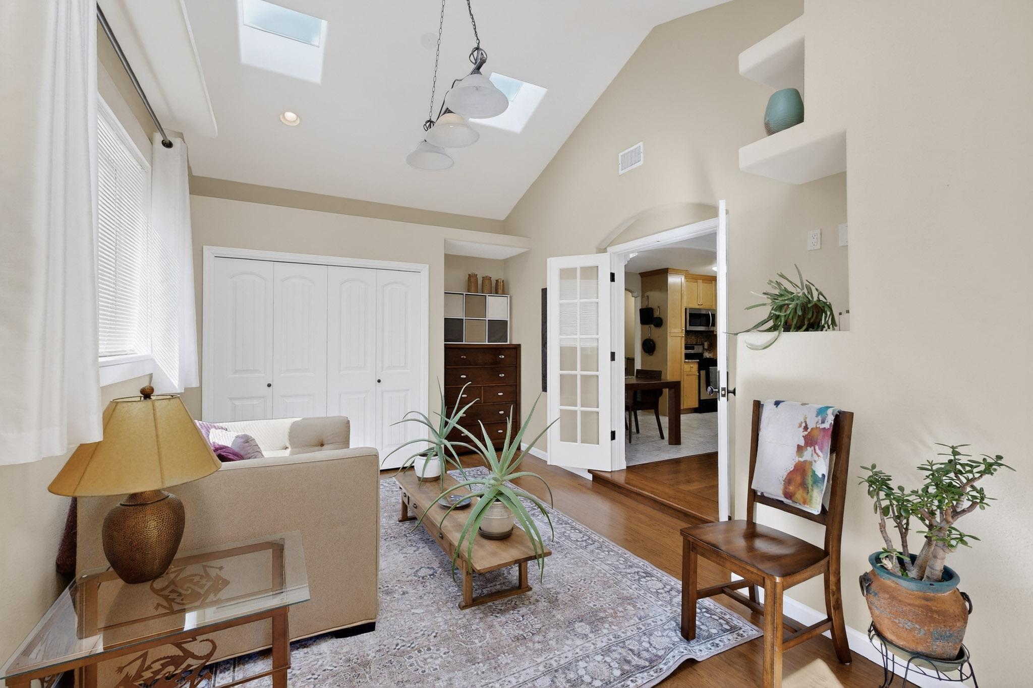 10408 Manzanillo Avenue NE