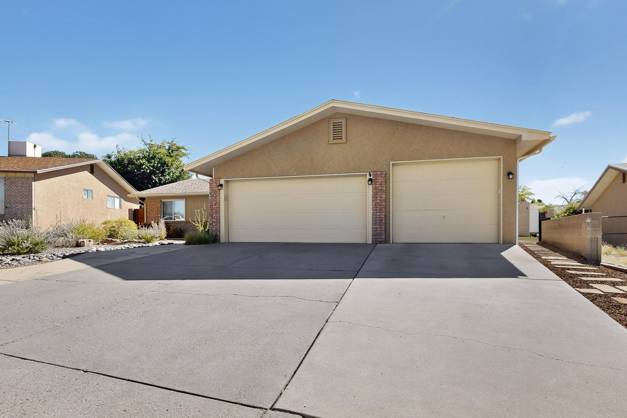 10408 Manzanillo Avenue NE