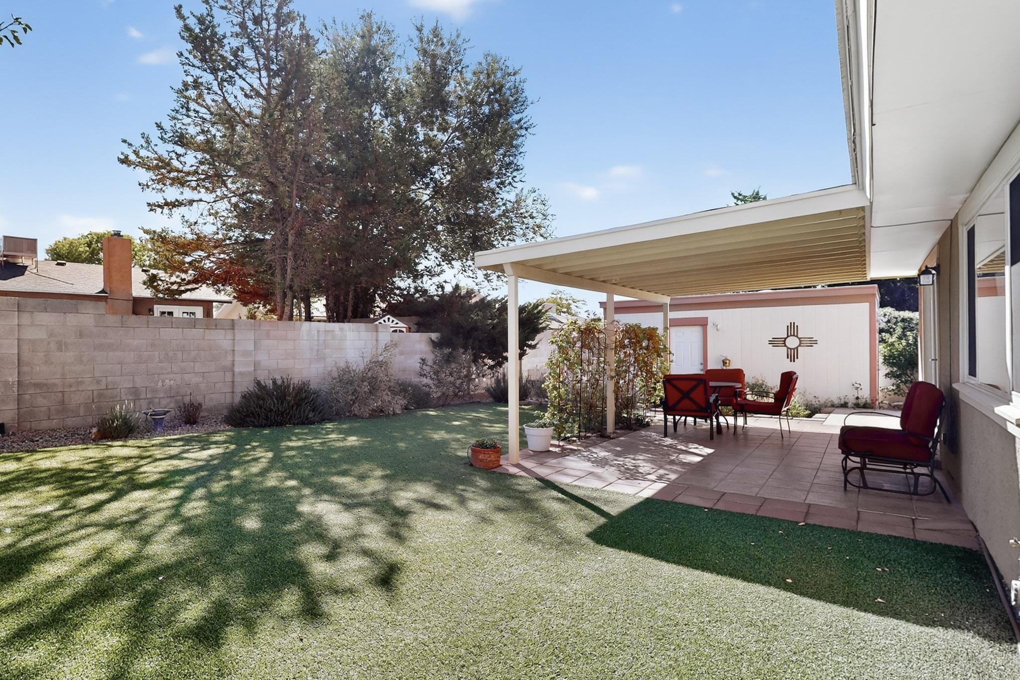 10408 Manzanillo Avenue NE