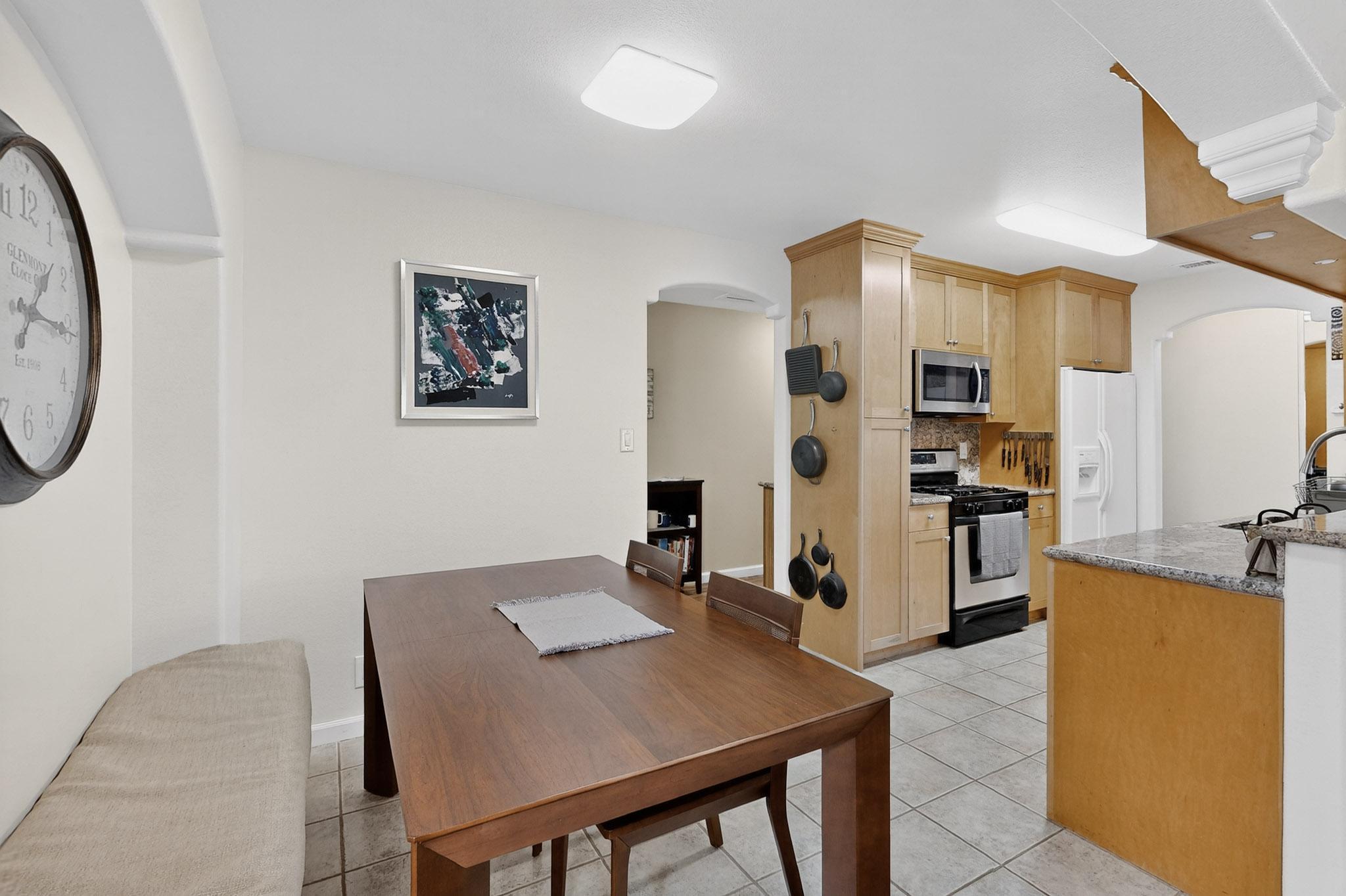 10408 Manzanillo Avenue NE