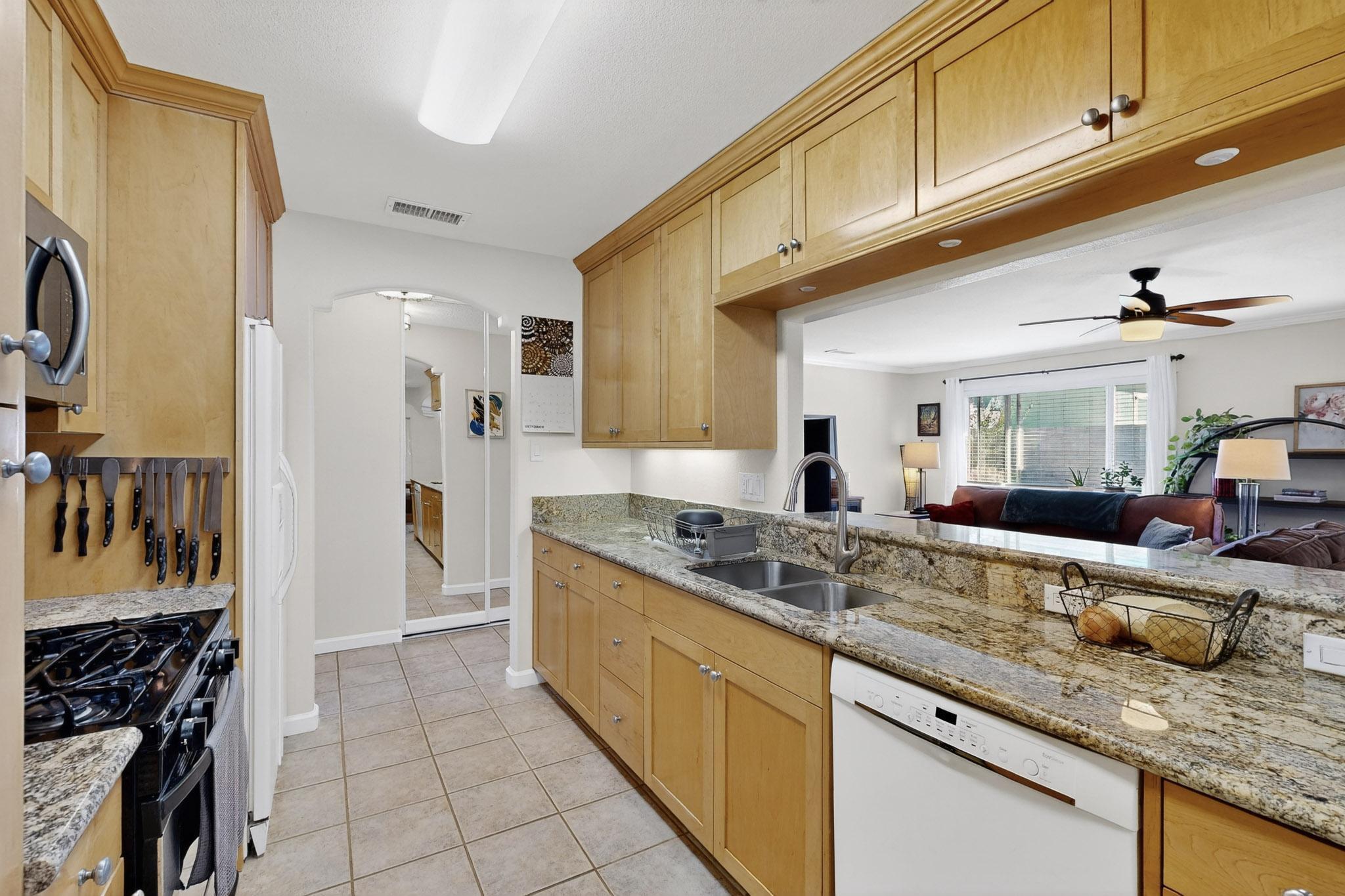 10408 Manzanillo Avenue NE